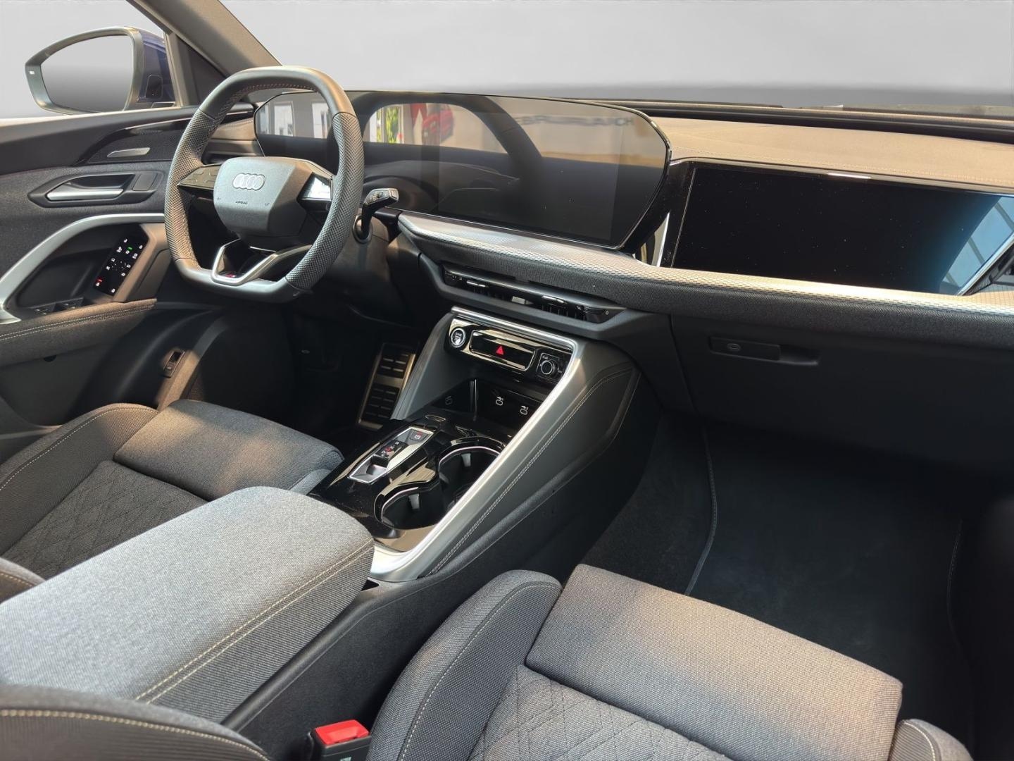 Bild über Audi Q5 SUV TFSI quattro 150 kW S tronic - für weitere Informationen kontaktieren Sie den Audi Partner