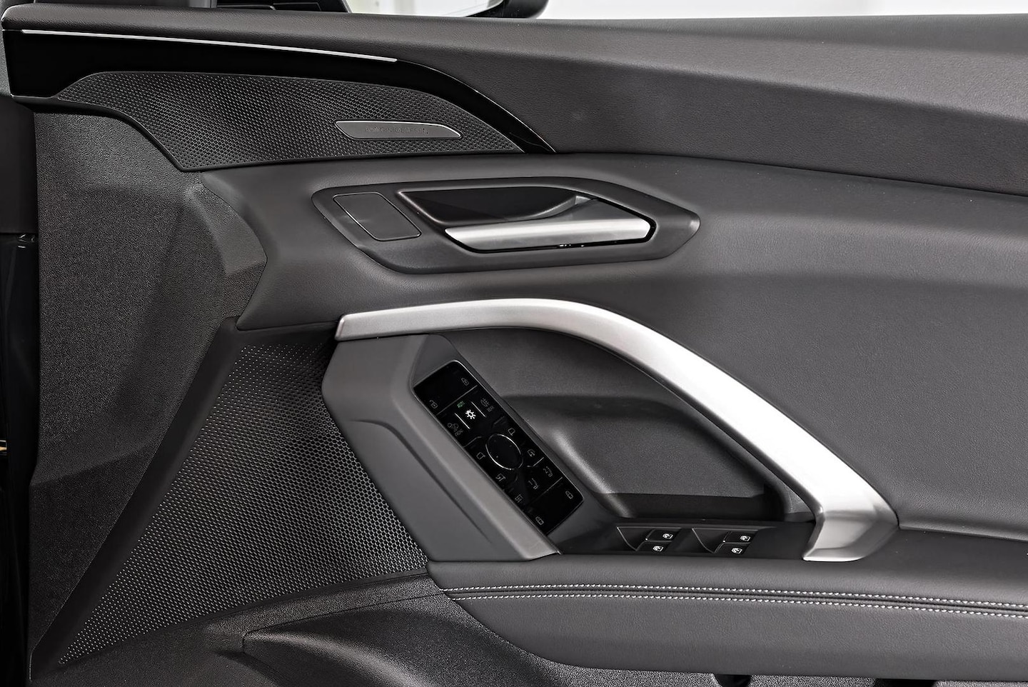 Image about Audi Q5 SUV TDI quattro 150 kW