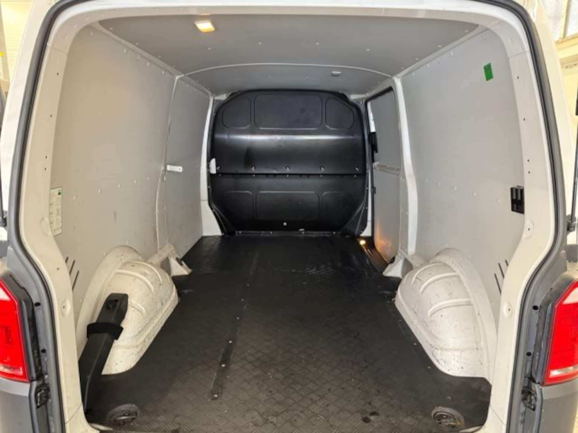 Volkswagen T6 Transporter Kasten langer Radstand