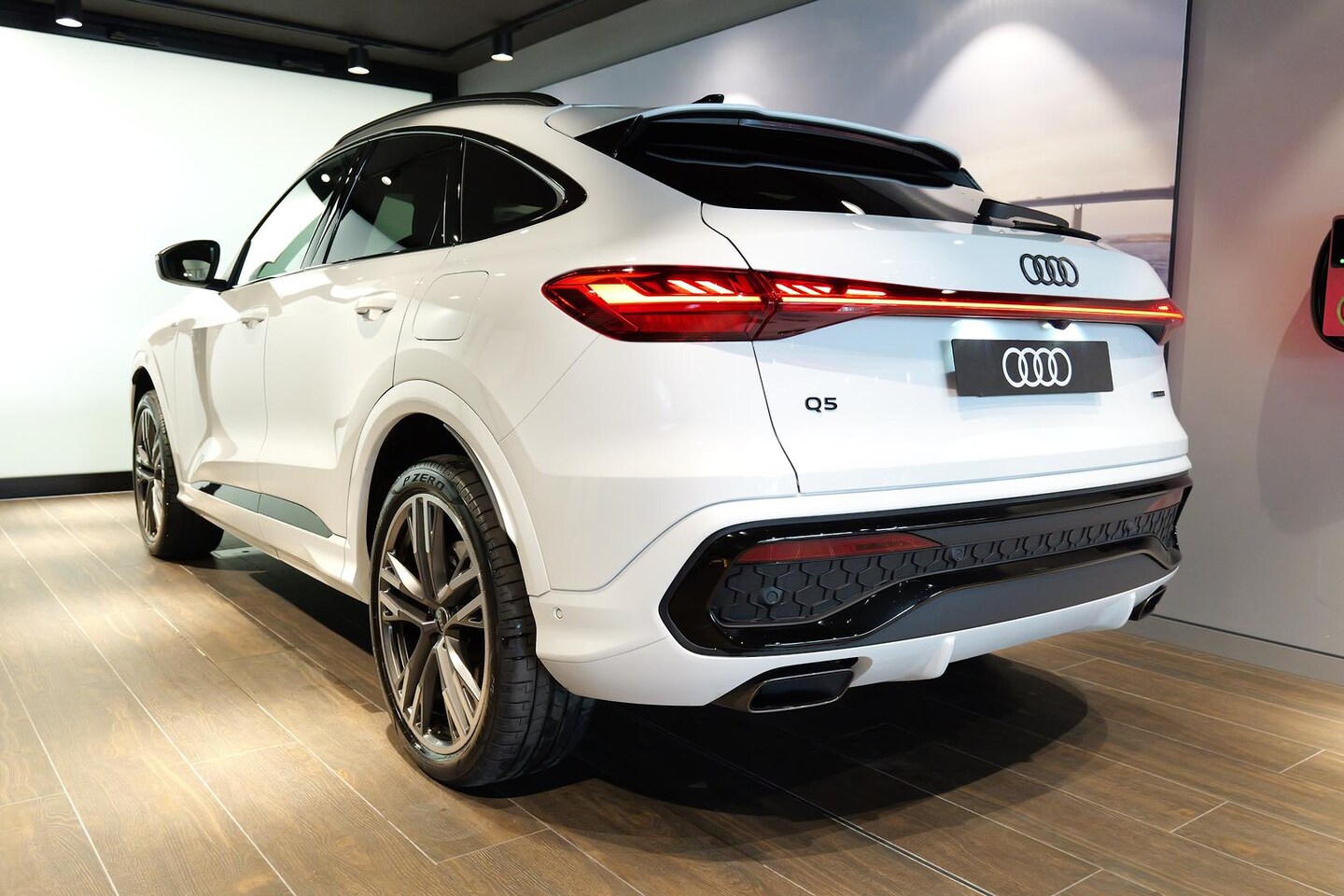 Image about Audi Q5 Sportback e-hybrid quattro S tronic