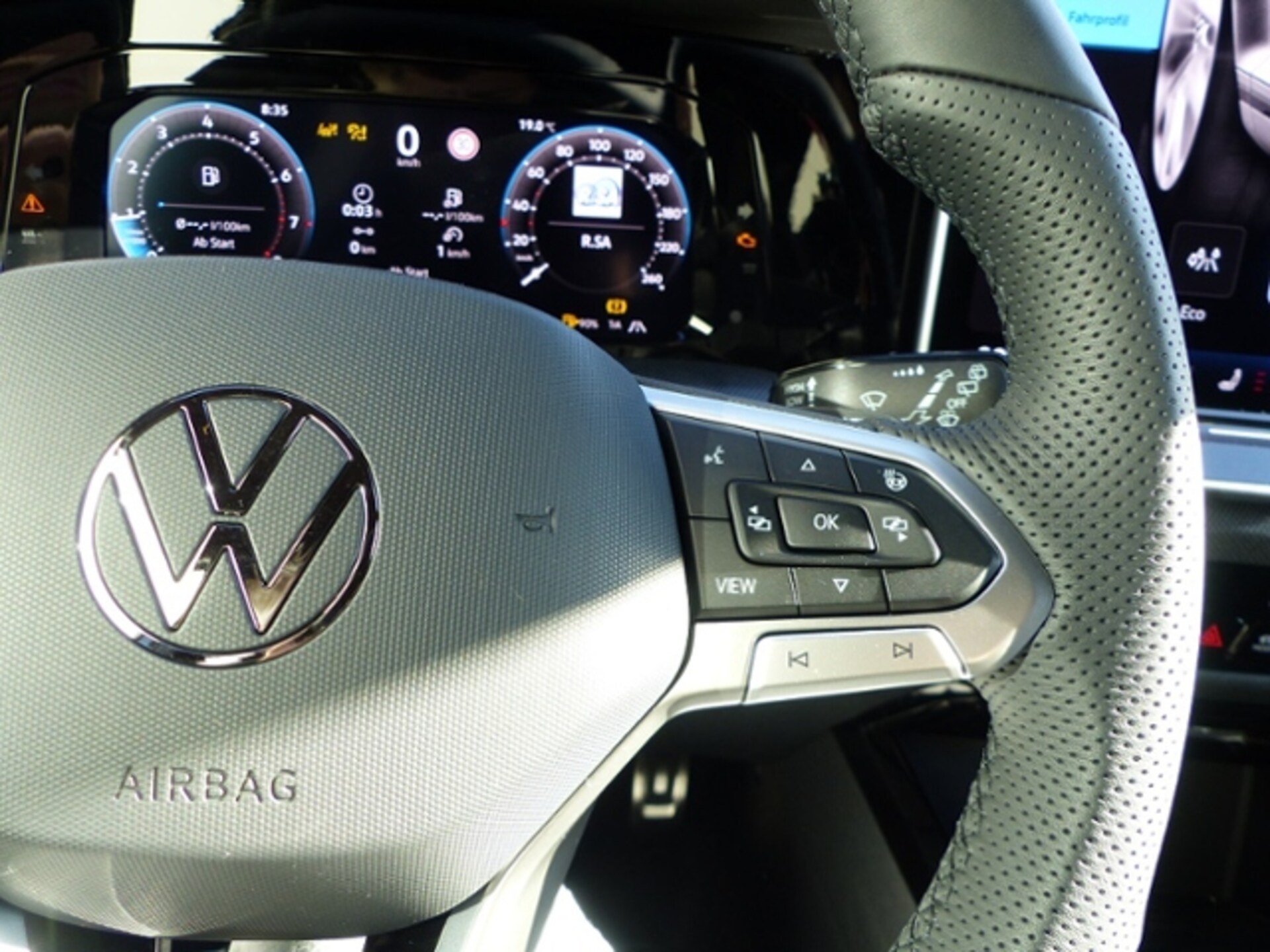 Volkswagen Golf R-Line