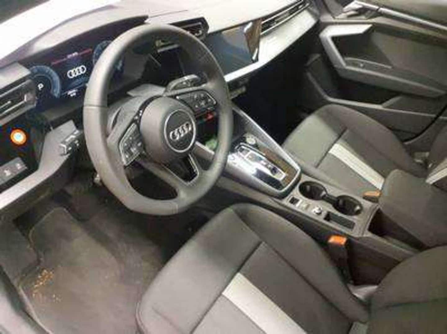 Bild über Audi A3 Limousine TDI S tronic - für weitere Informationen kontaktieren Sie den Audi Partner
