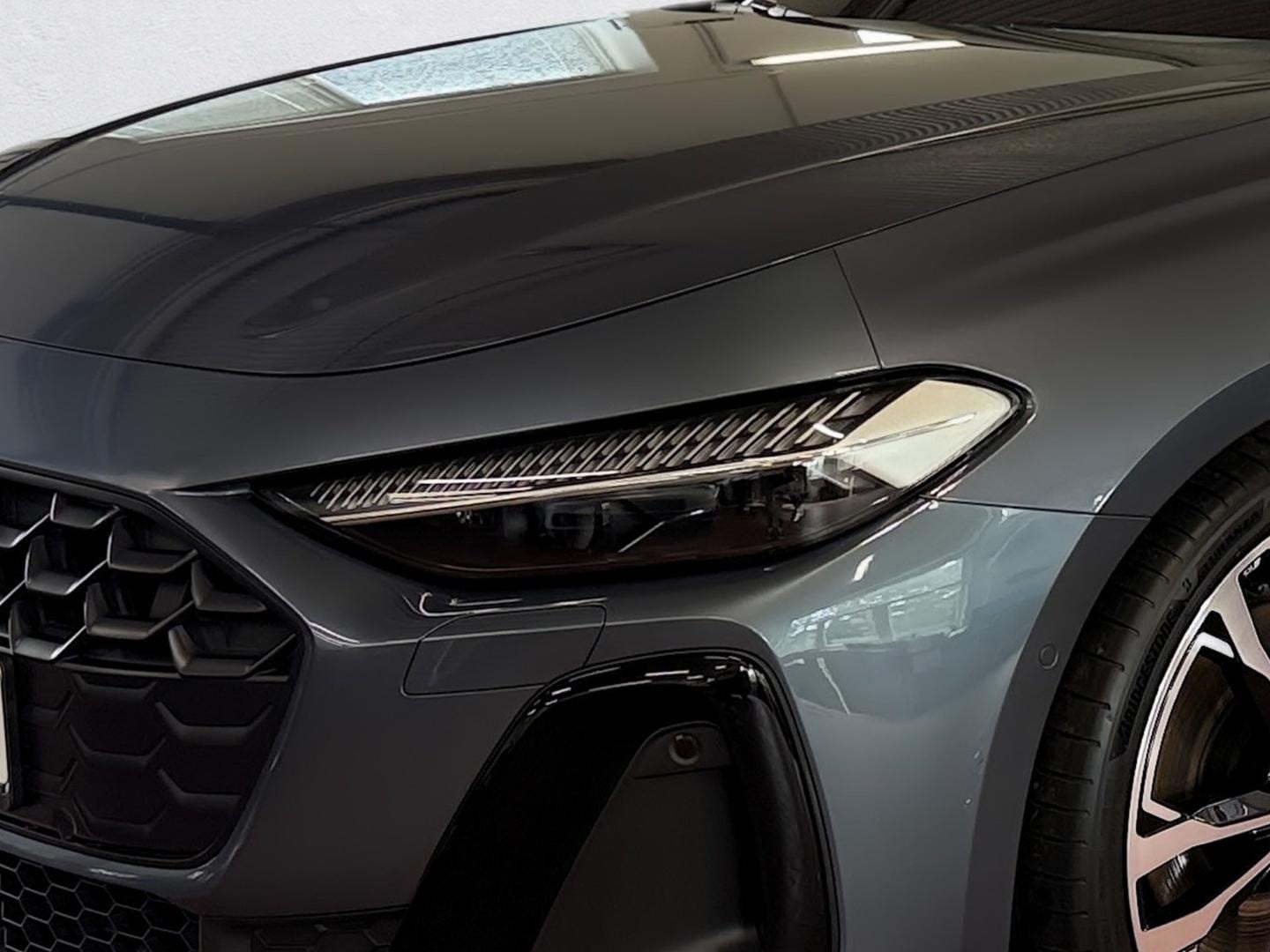 Bild über Audi A5 Avant TDI quattro 150 kW S tronic - für weitere Informationen kontaktieren Sie den Audi Partner