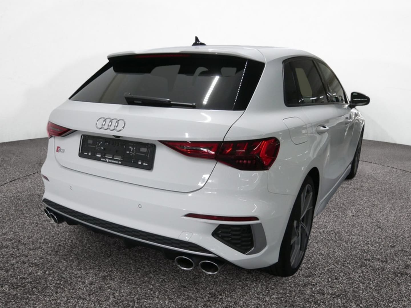 Bild über Audi S3 Sportback TFSI quattro S tronic - für weitere Informationen kontaktieren Sie den Audi Partner