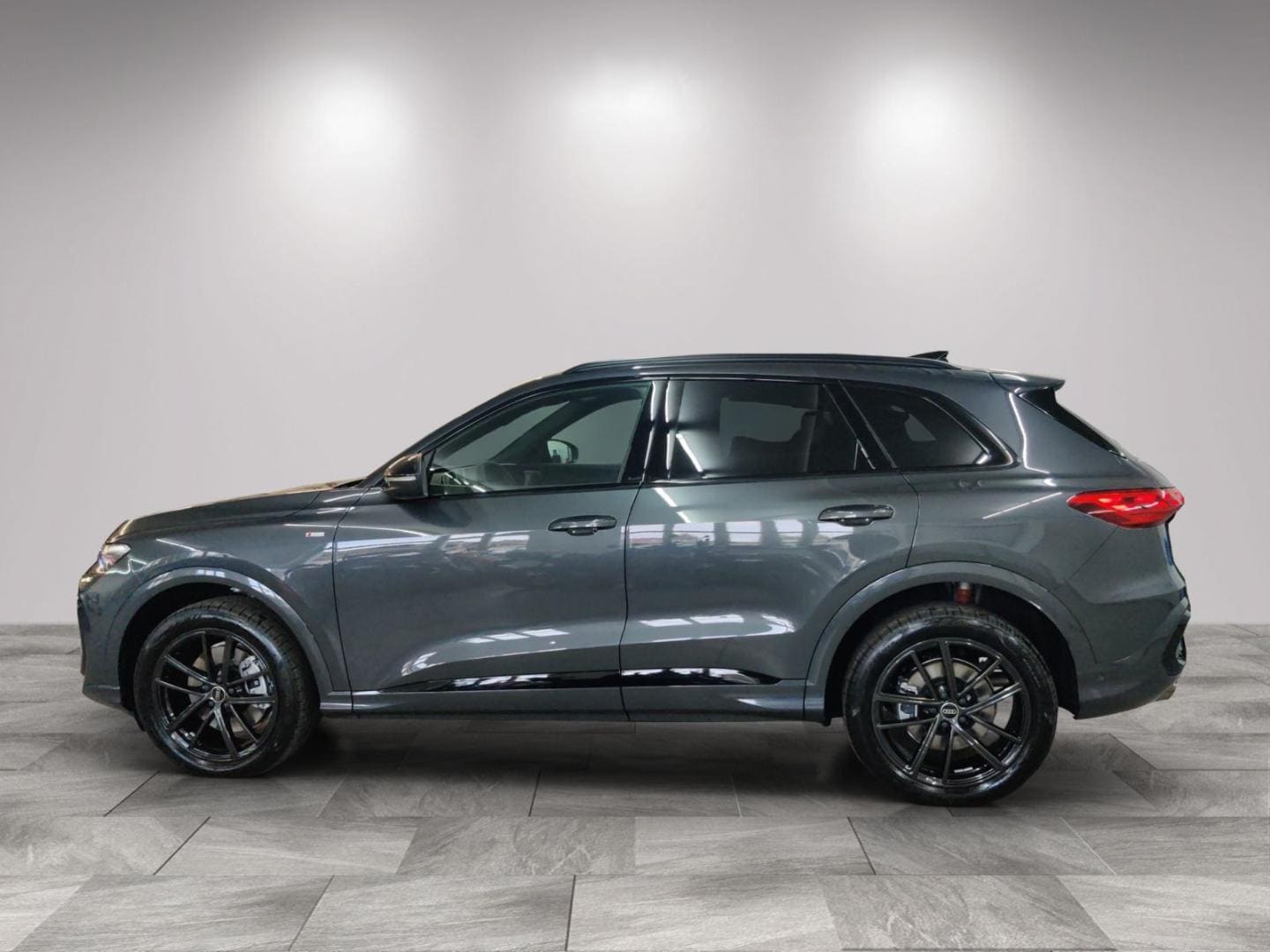 Bild über Audi Q5 SUV TDI quattro 150 kW S tronic - für weitere Informationen kontaktieren Sie den Audi Partner