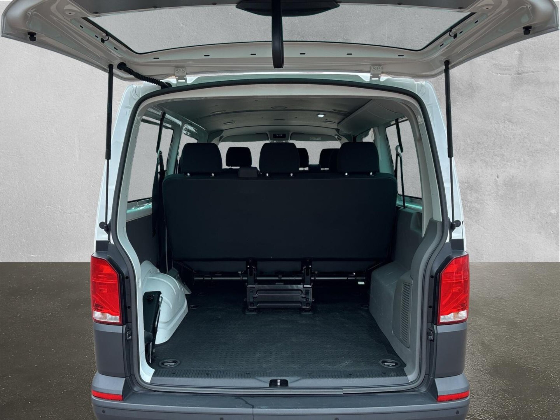 Volkswagen T6.1 Transporter Kombi langer Radstand