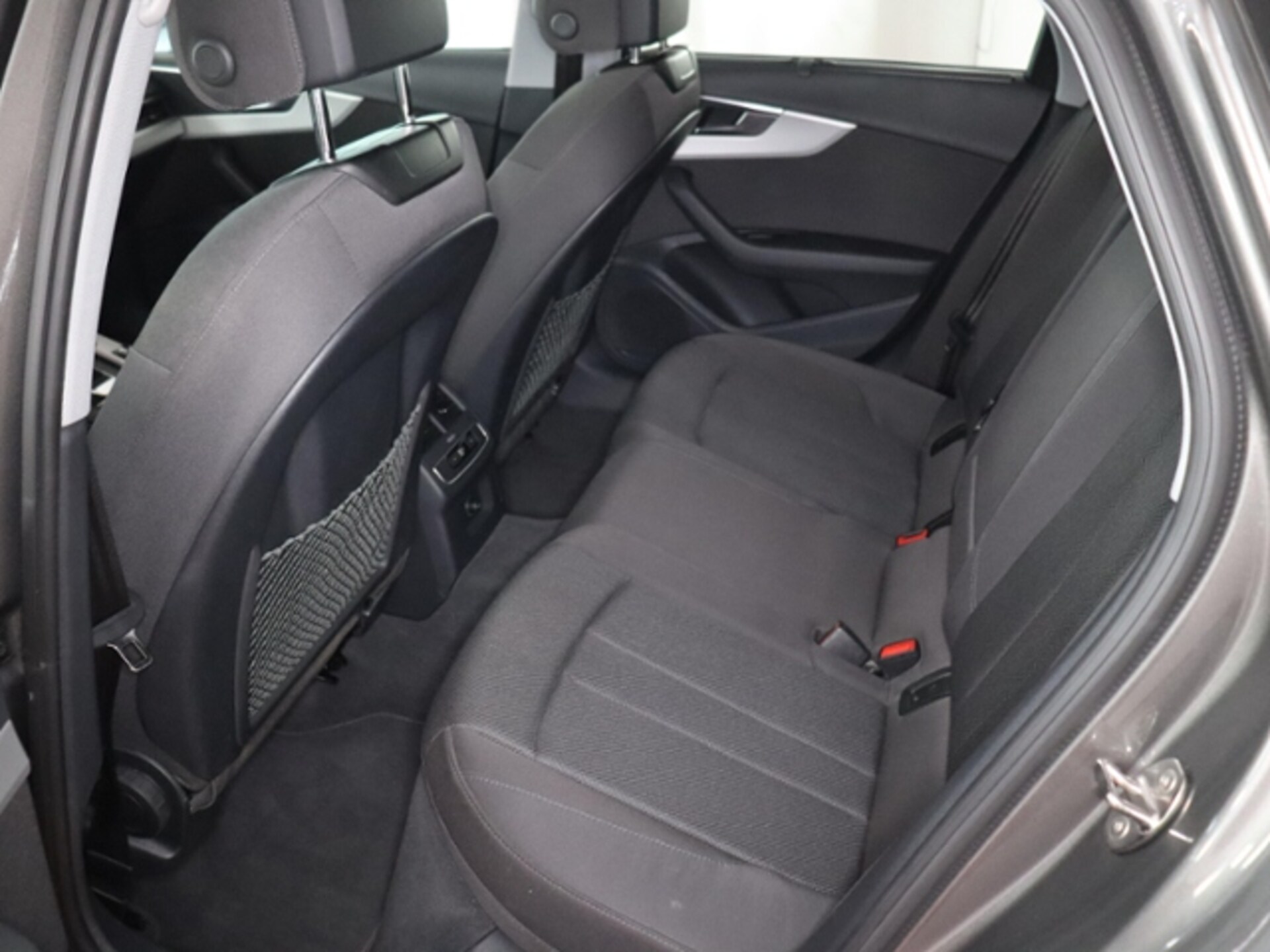 Audi A4 Limousine