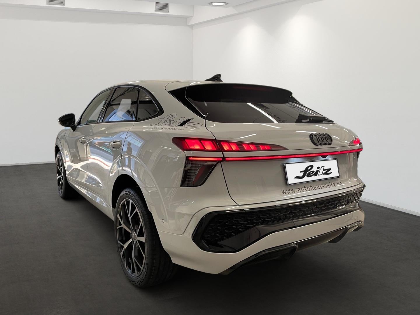Bild über Audi Q3 Sportback e-hybrid e-hybrid 200 kW S tronic - für weitere Informationen kontaktieren Sie den Audi Partner