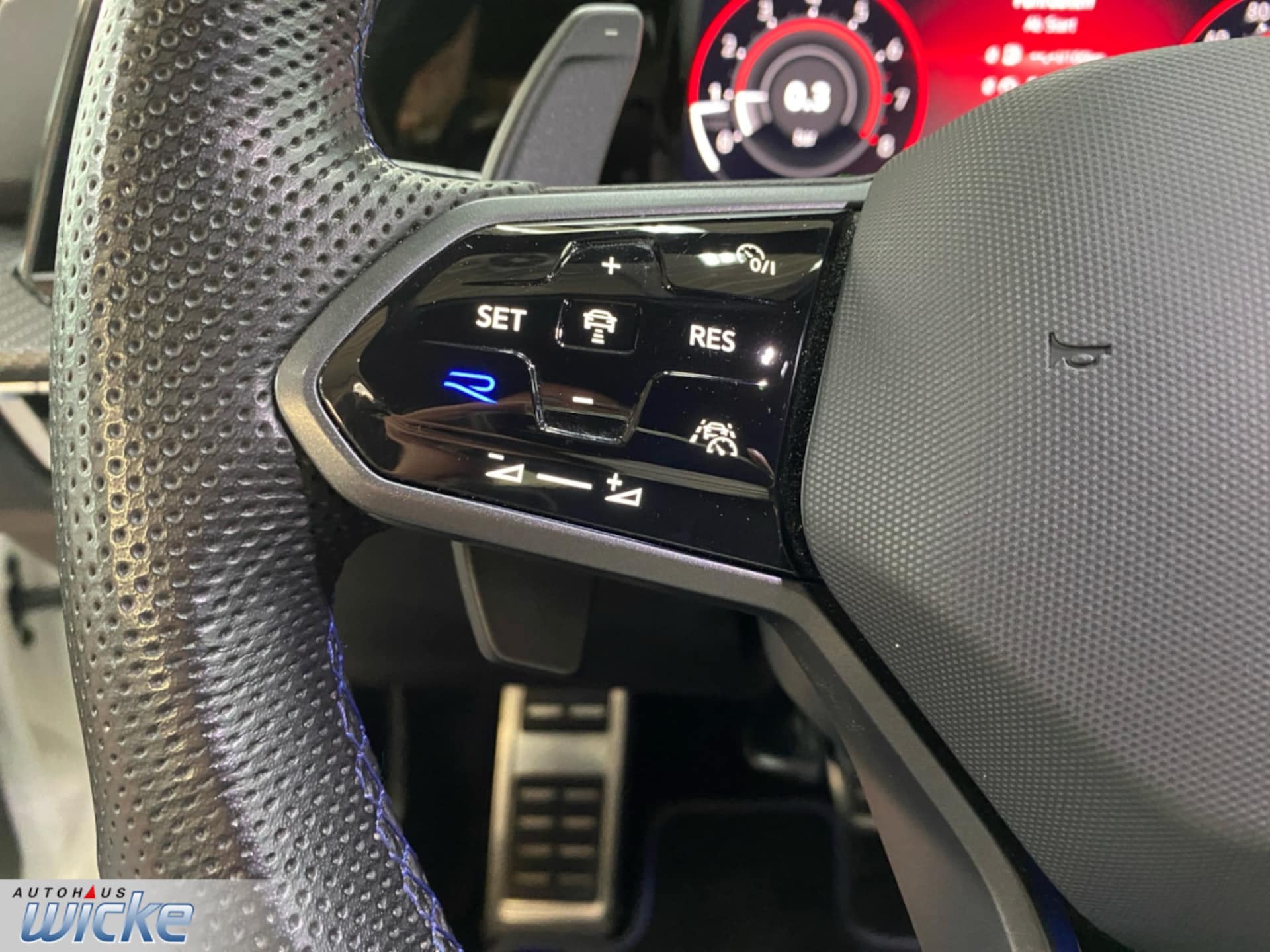 Volkswagen Golf R