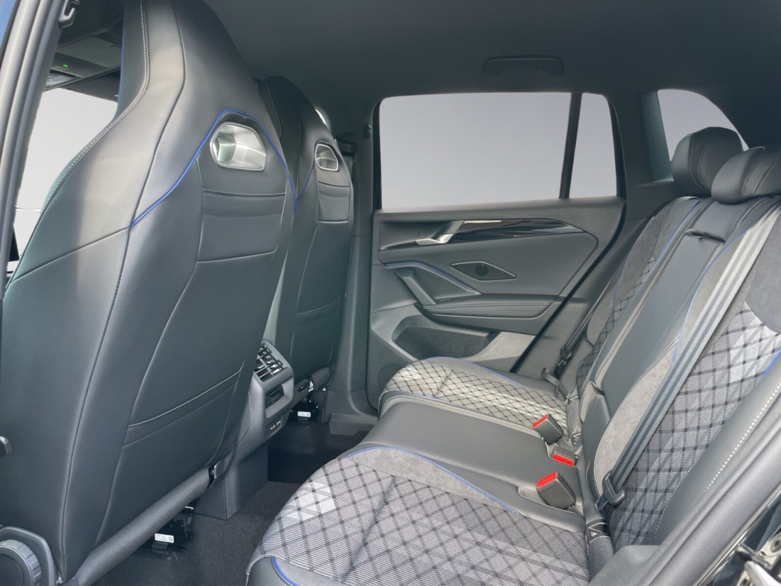Volkswagen Tiguan – Bild 10