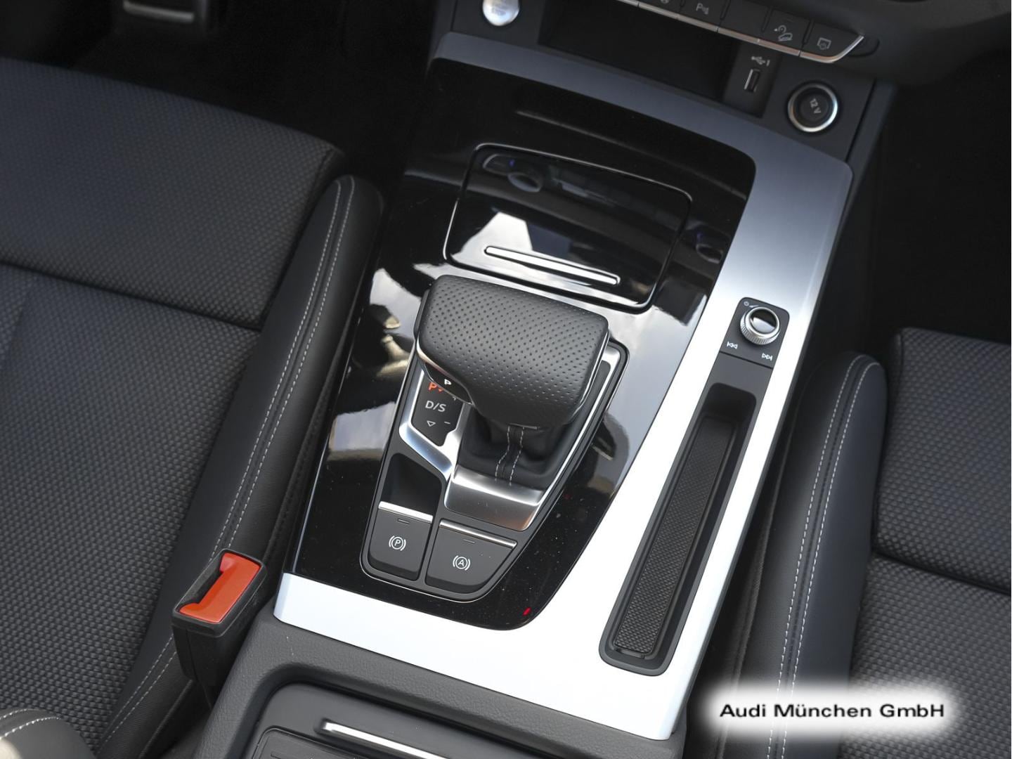 Bild über Audi Q5 40 TFSI quattro S tronic - für weitere Informationen kontaktieren Sie den Audi Partner