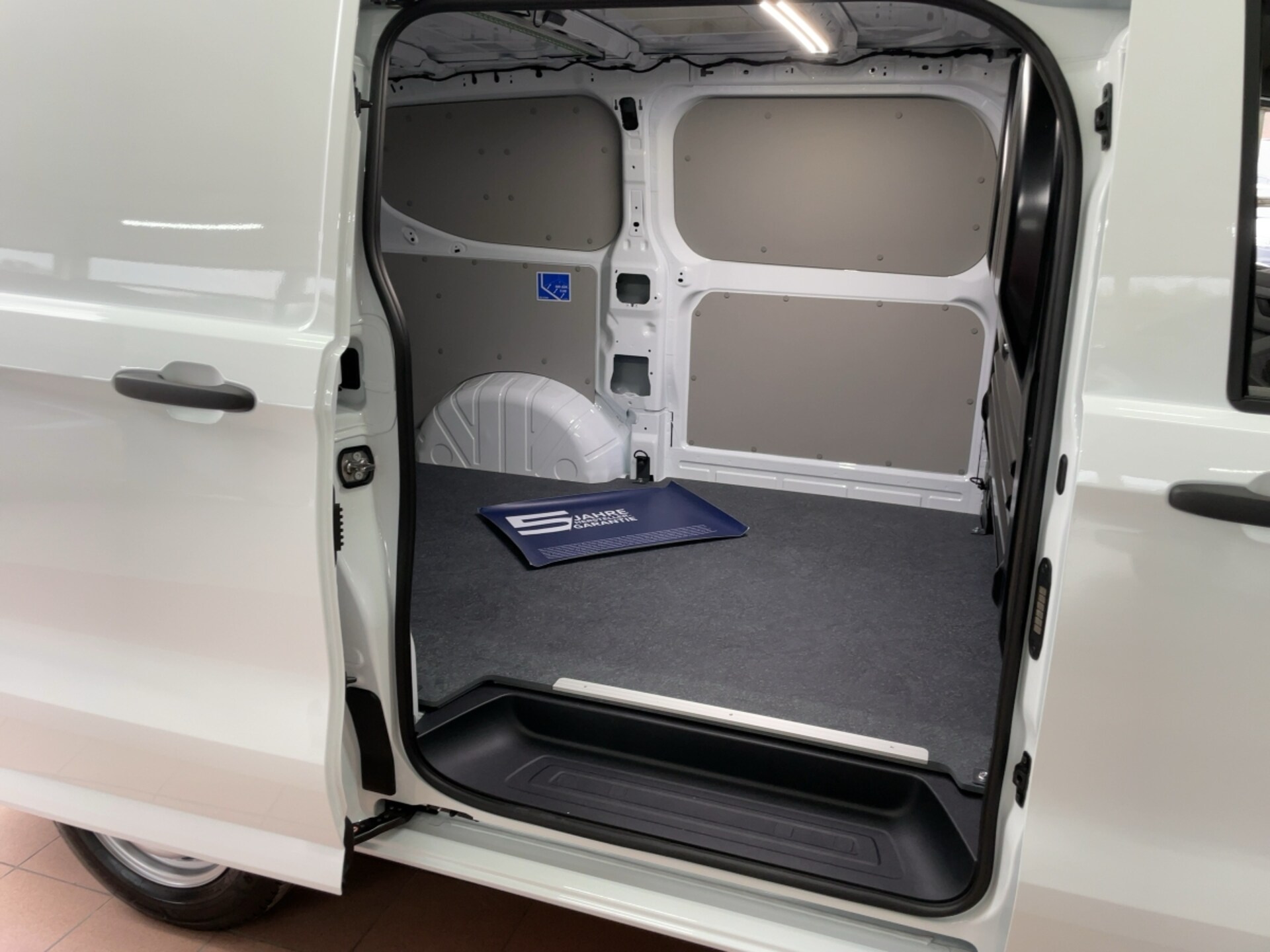 Volkswagen Transporter Kasten kurzer Radstand