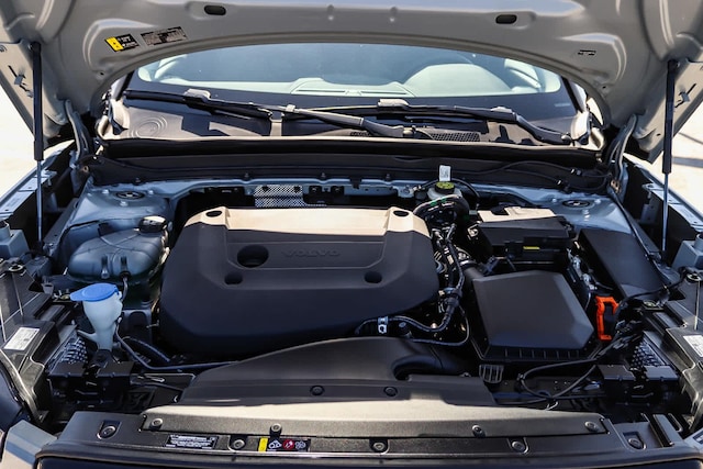 2025 Volvo XC40 Plus - Photo 32
