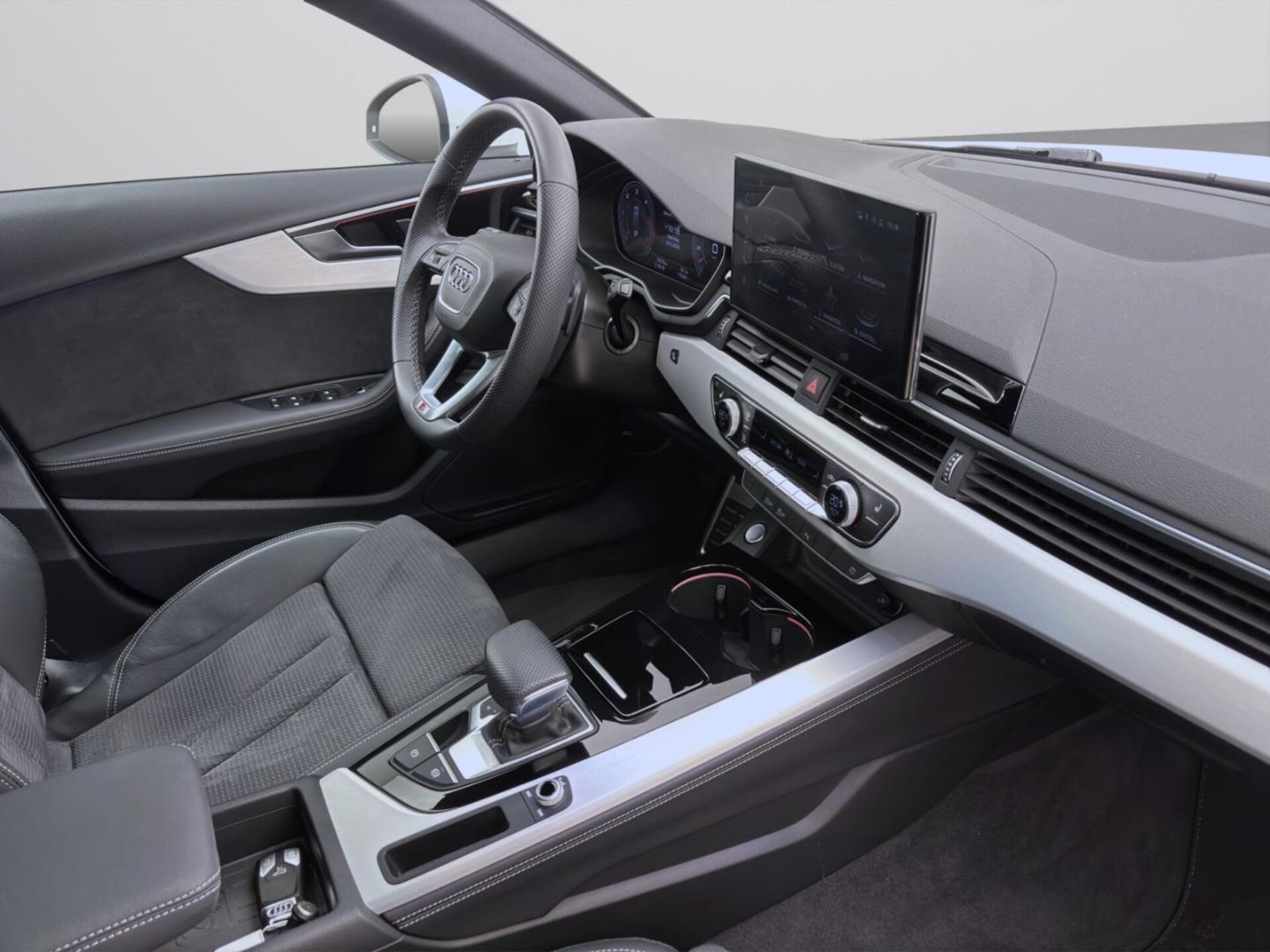 Audi A4 Avant S line
