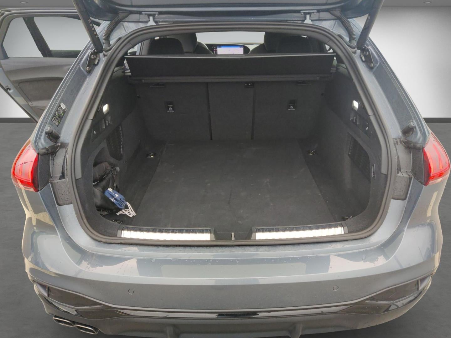 Bild über Audi A5 Avant TDI quattro 150 kW S tronic - für weitere Informationen kontaktieren Sie den Audi Partner