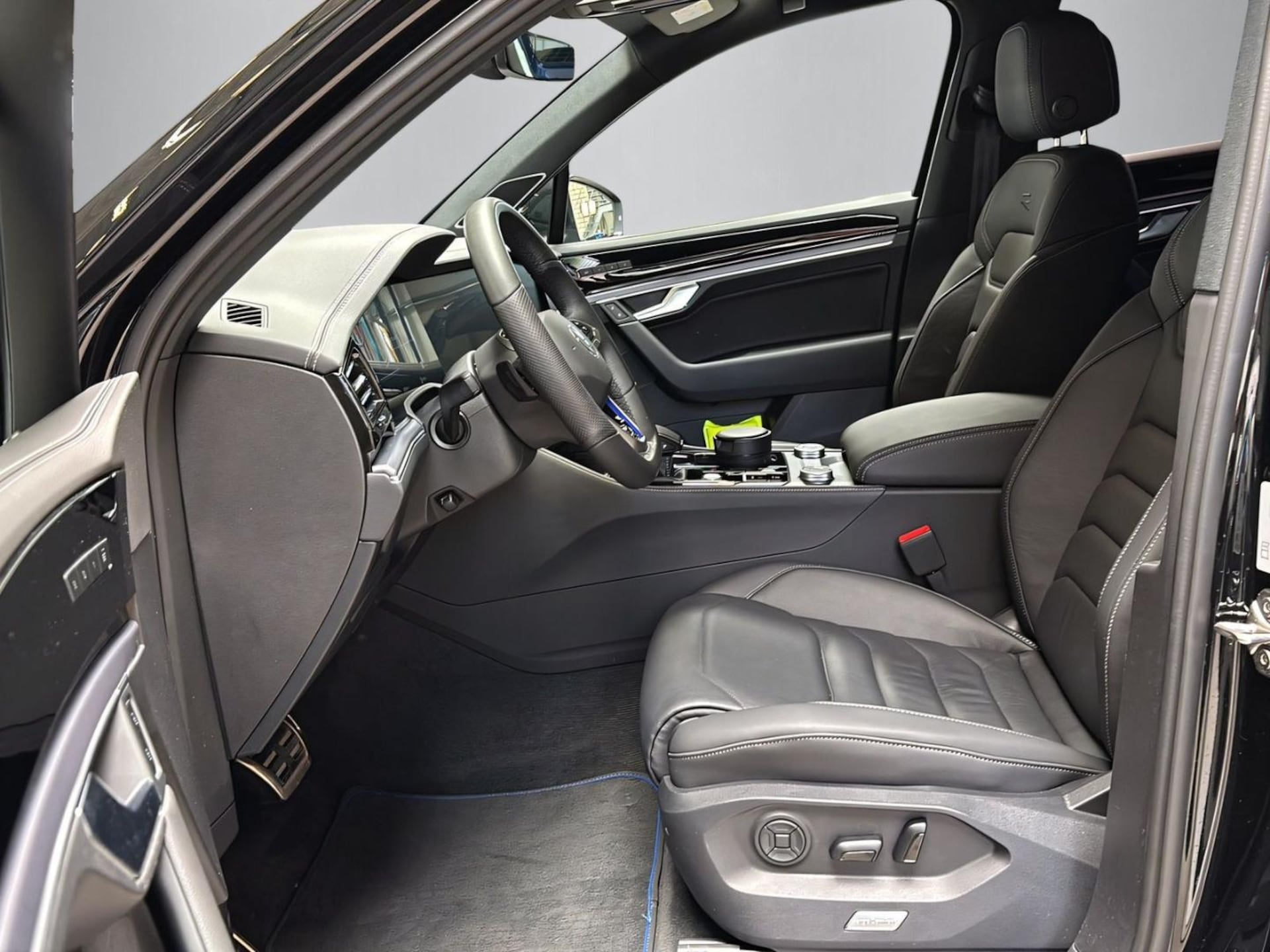 Volkswagen Touareg R