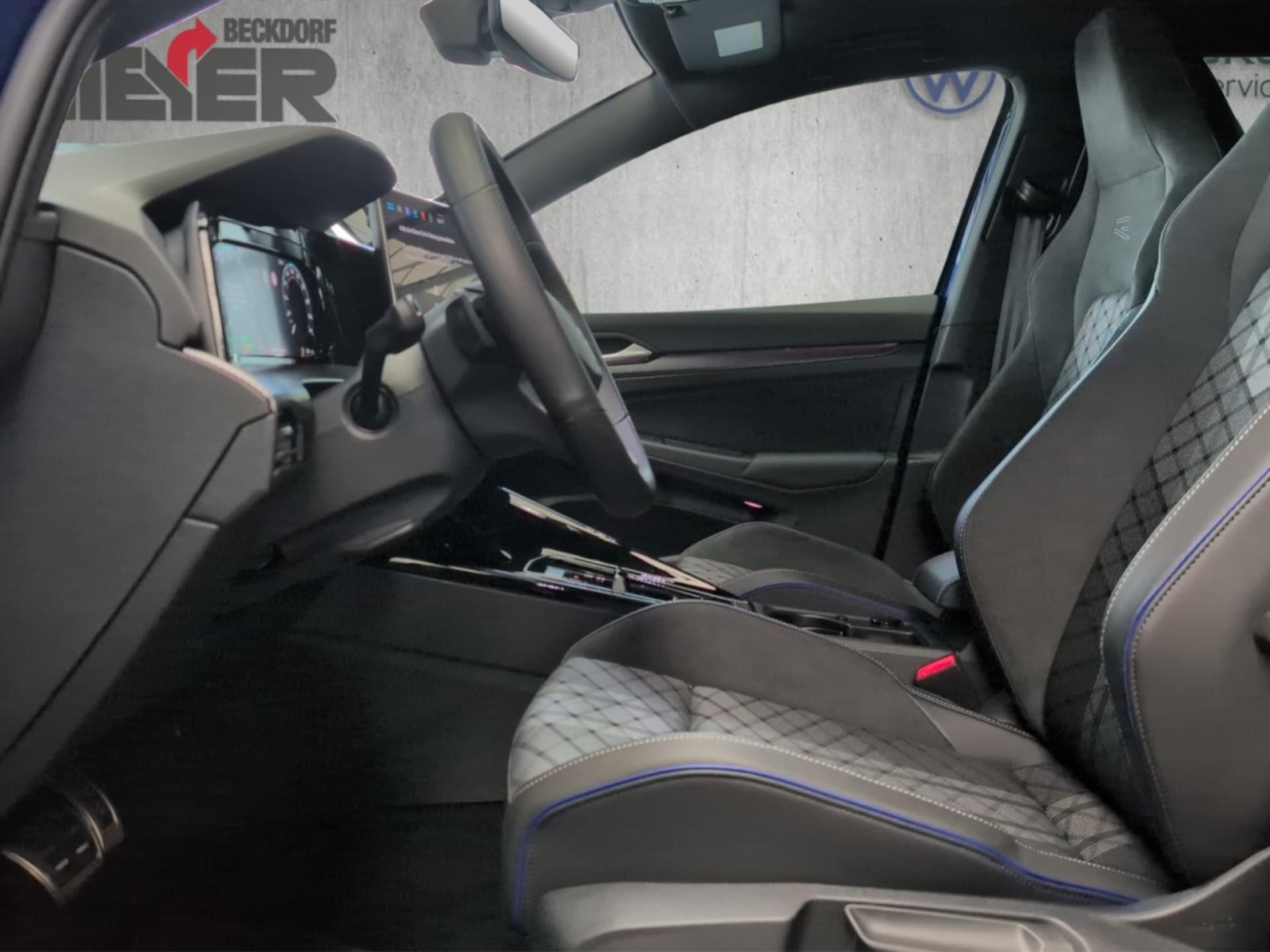Volkswagen Golf R-Line