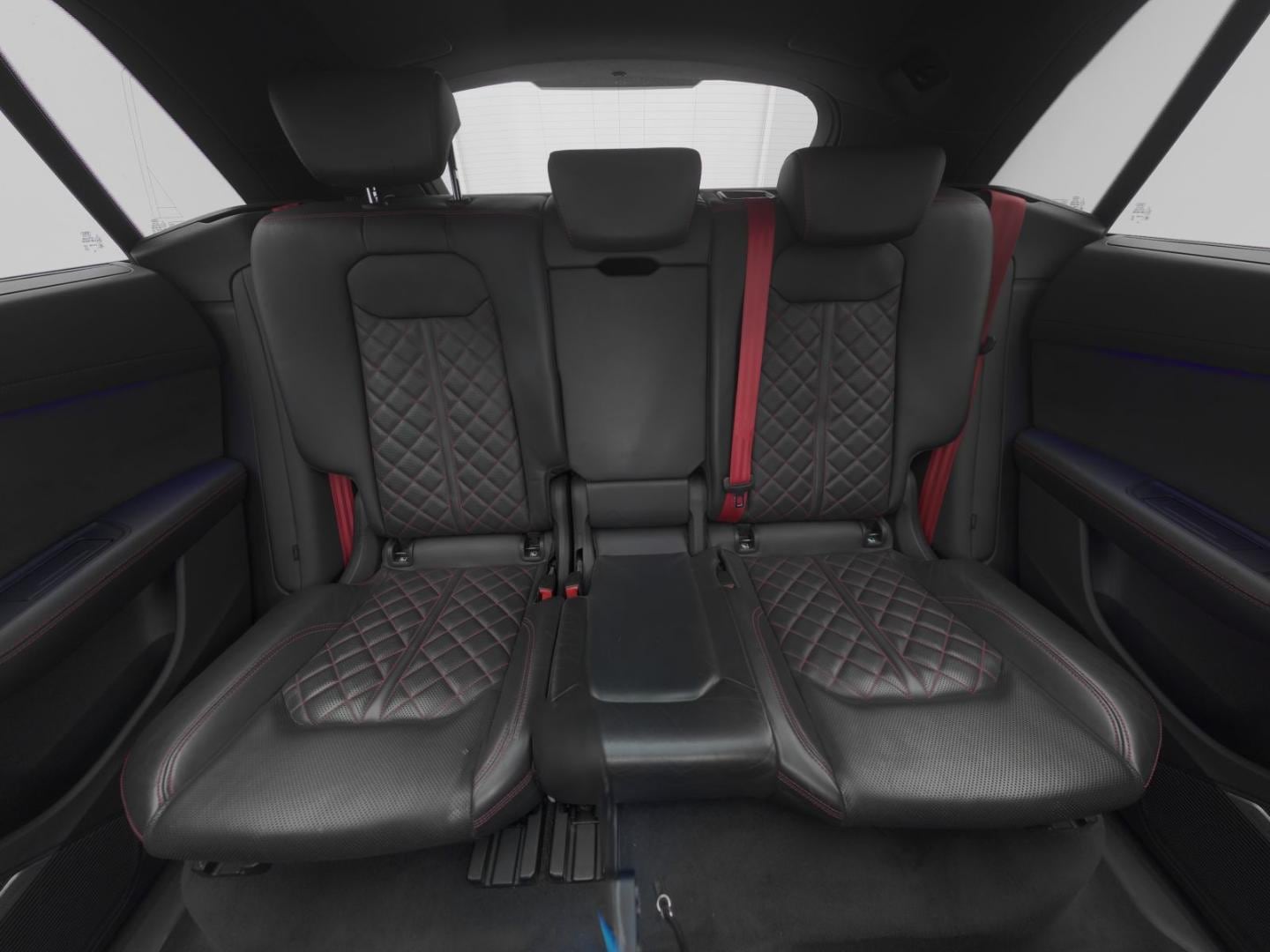 Bild über Audi SQ8 competition plus TFSI quattro tiptronic - für weitere Informationen kontaktieren Sie den Audi Partner