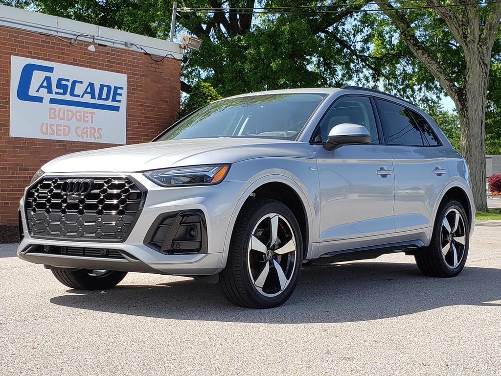 2023 Audi Q5 45 Premium Plus's photo