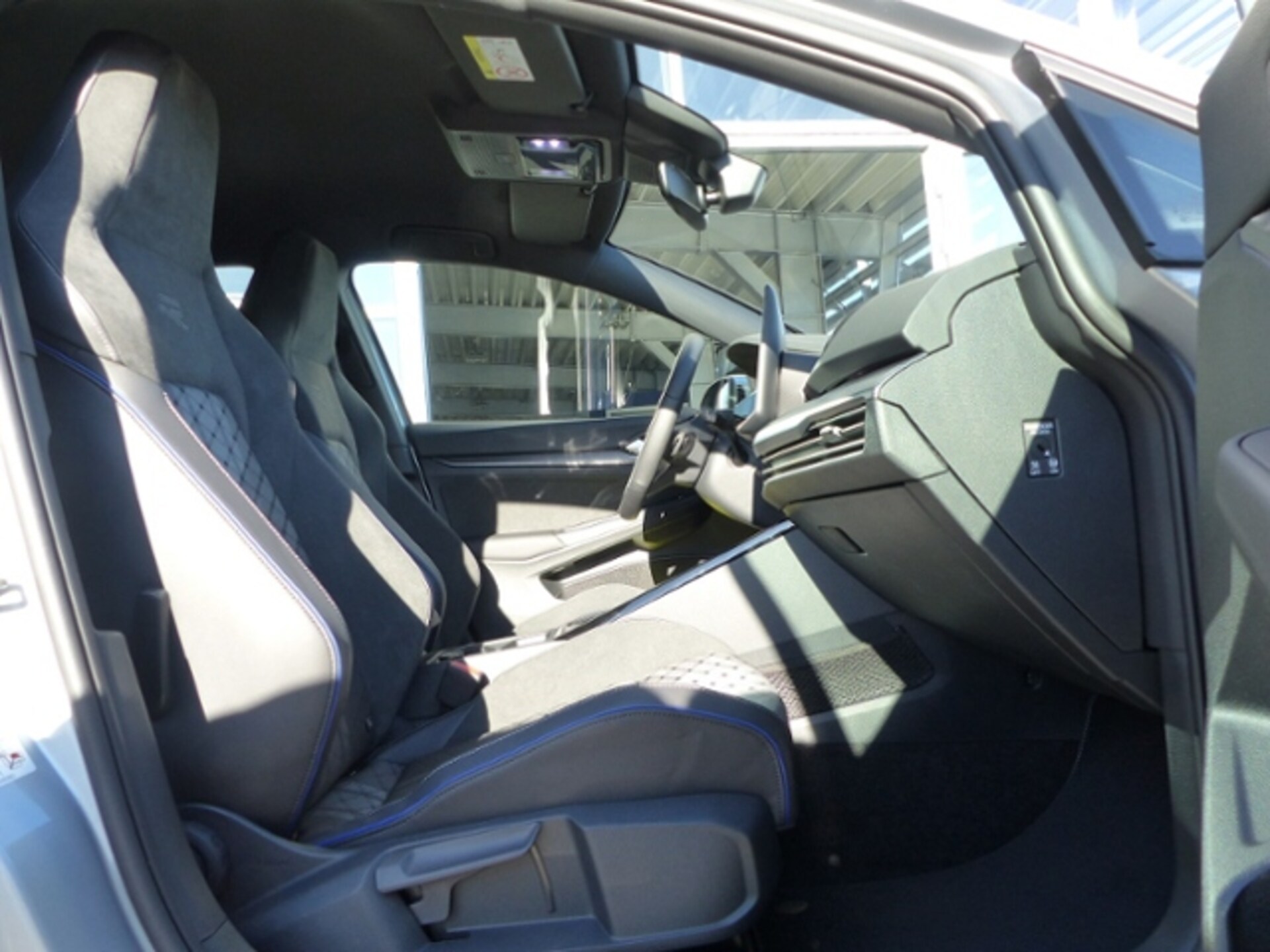 Volkswagen Golf R-Line