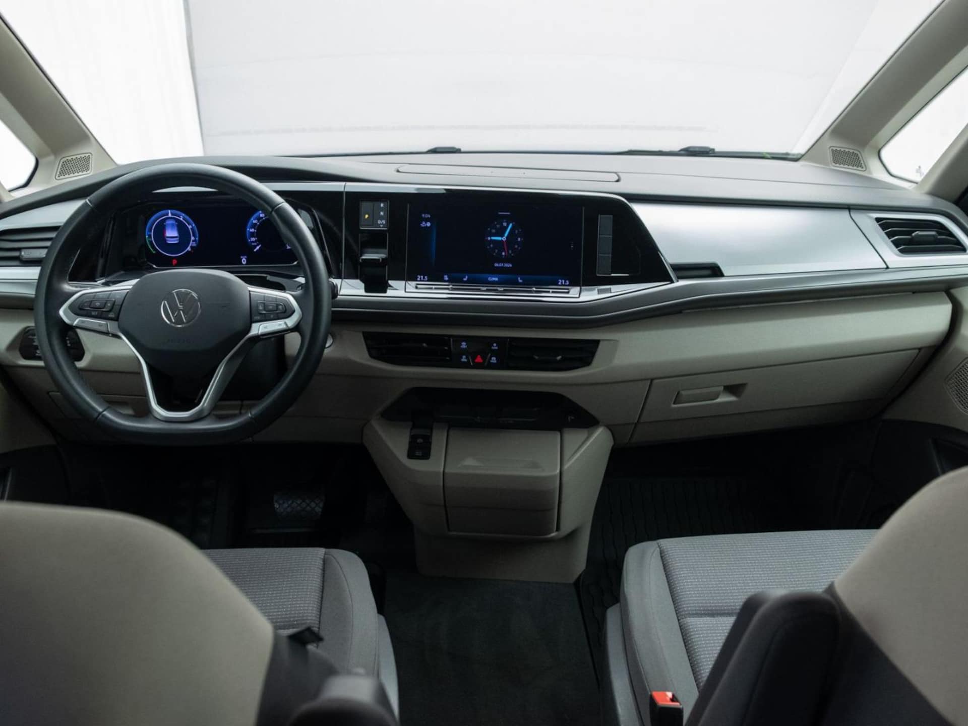 Volkswagen Multivan Langversion Basis-Modell