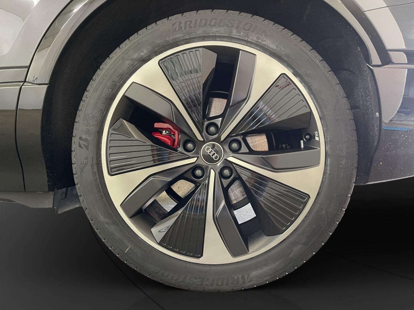 Image about Audi Q6 SUV e-tron e-tron performance