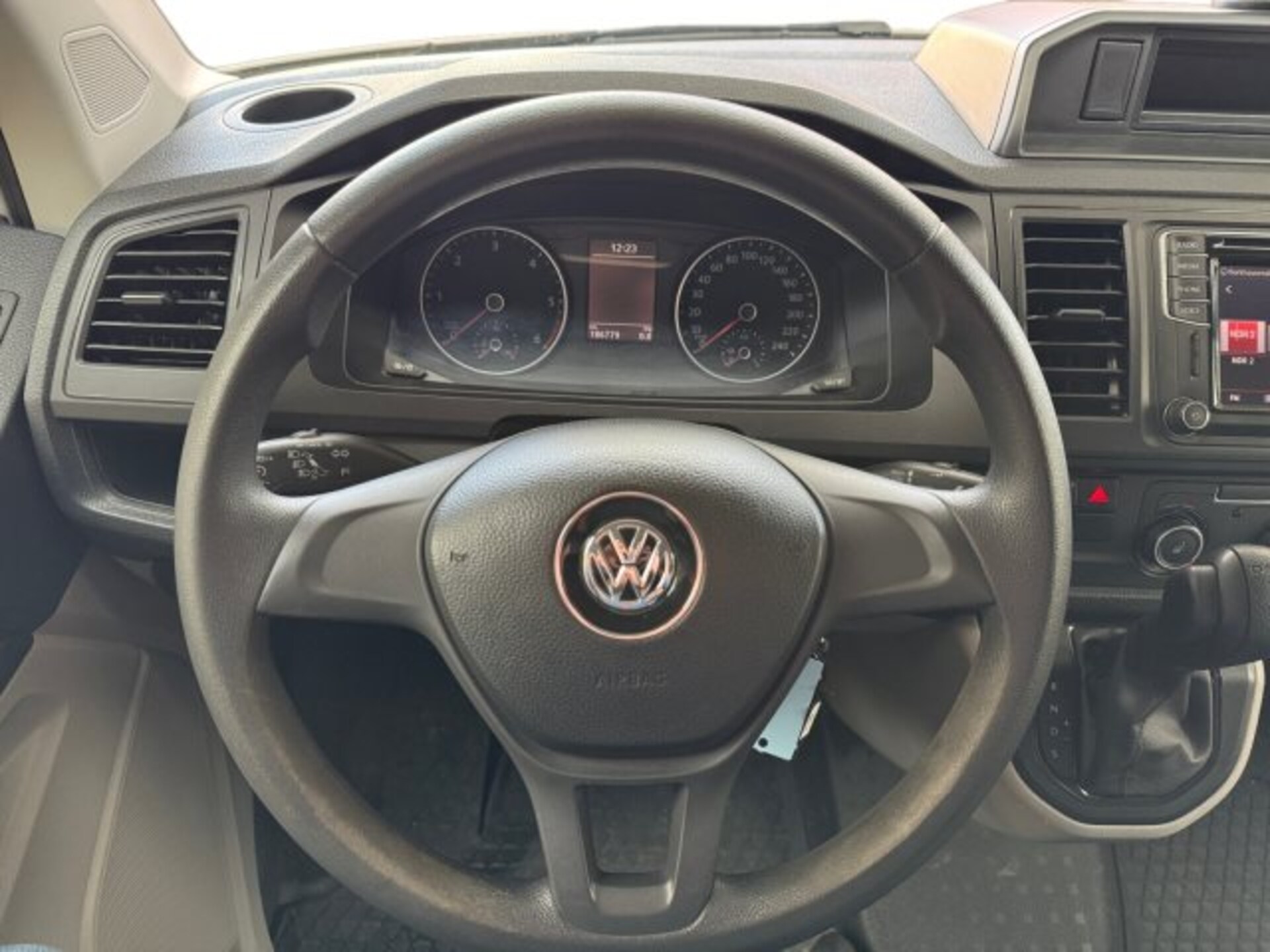 Volkswagen T6 Transporter Kasten langer Radstand