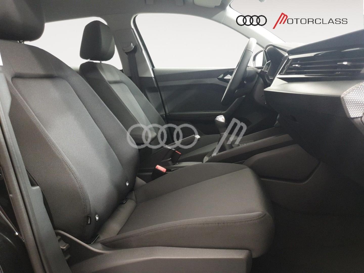 Immagine di Audi A1 allstreet Identity Contrast 30 TFSI 85 kW (116 CV) 6-marce - Vista: for more details contact your dealer