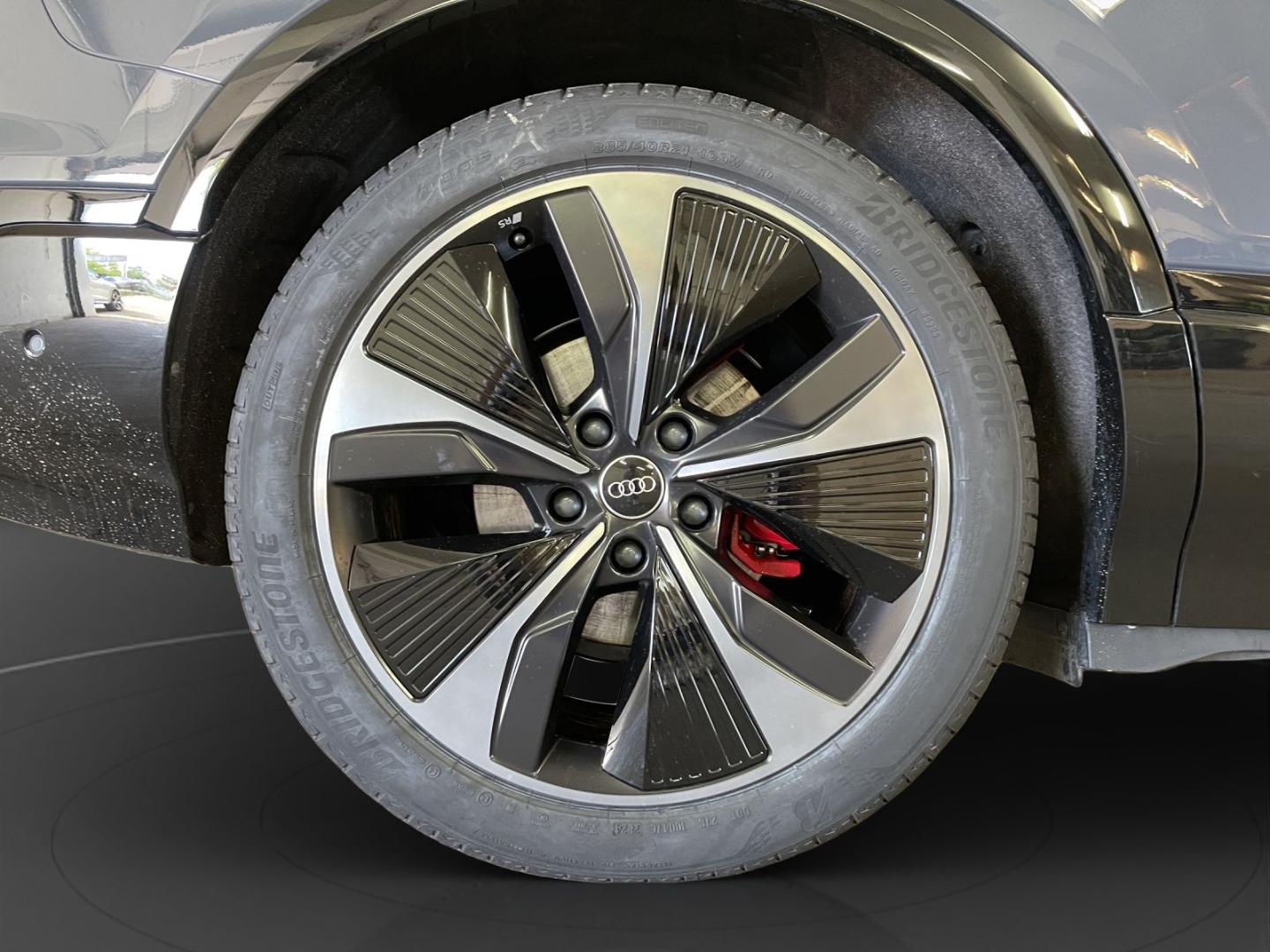 Image about Audi Q6 SUV e-tron e-tron performance
