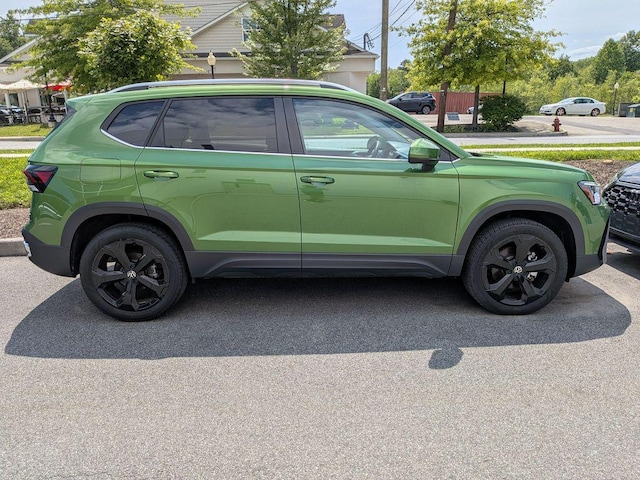 2025 Volkswagen Taos