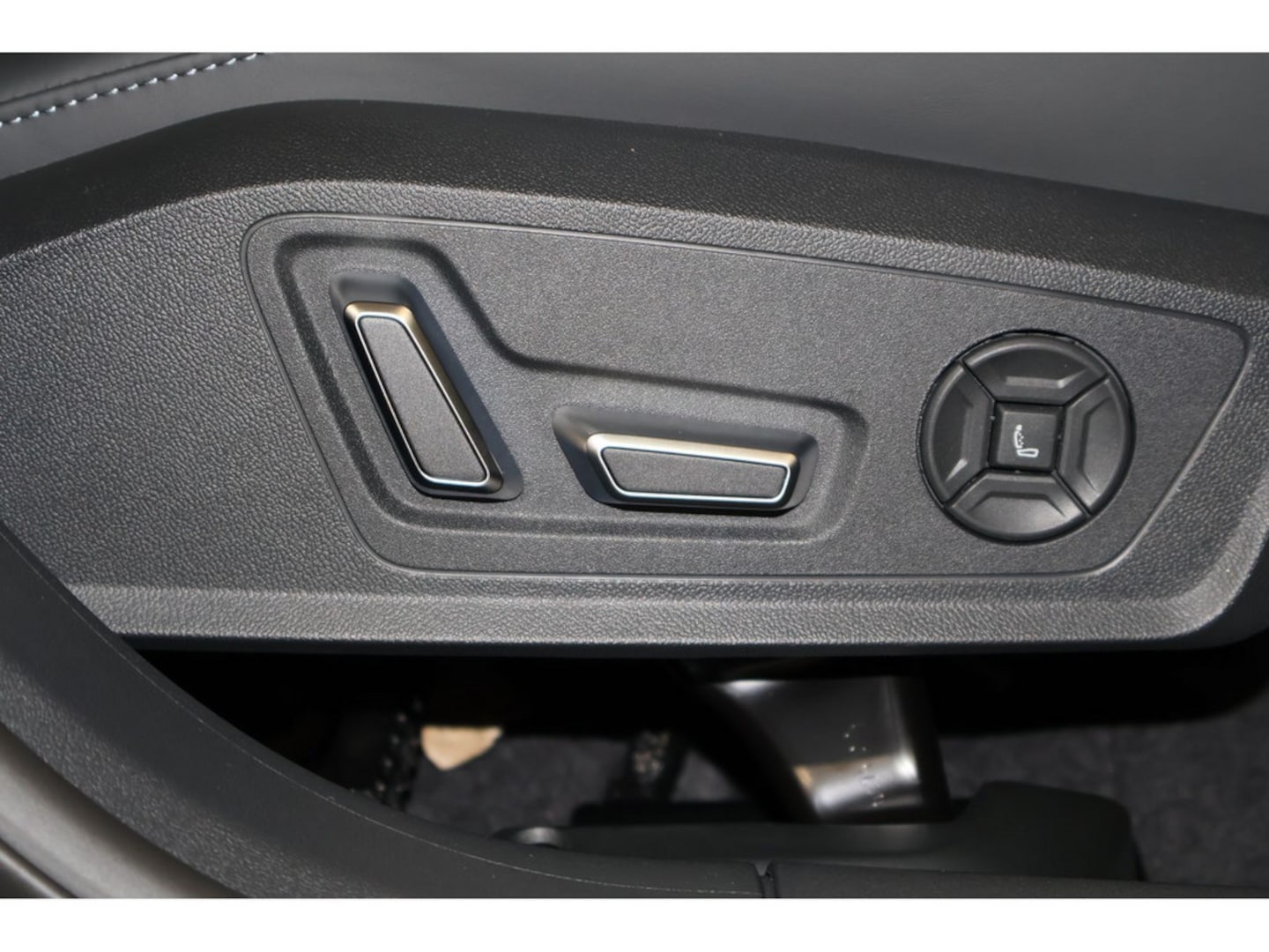 Bild über Audi A5 Avant TDI quattro 150 kW S tronic - für weitere Informationen kontaktieren Sie den Audi Partner