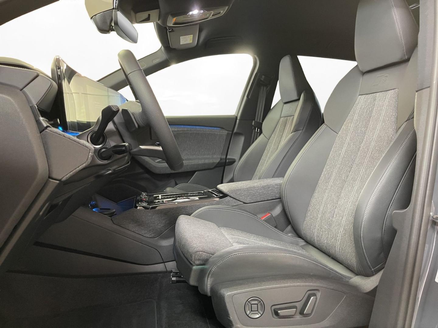 Image about Audi Q6 SUV e-tron e-tron performance