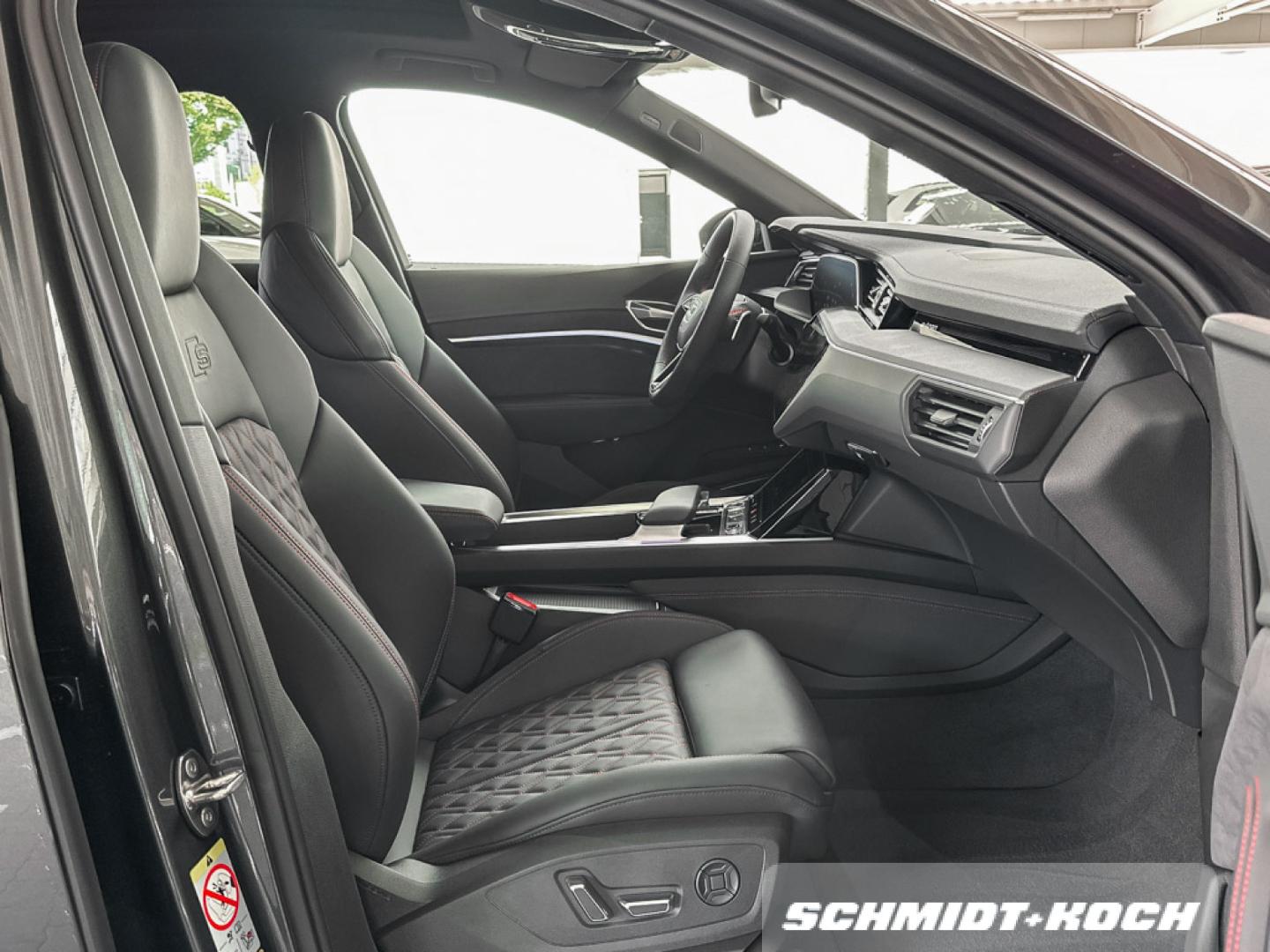 Image about Audi Q8 Sportback e-tron S line 55 e-tron quattro