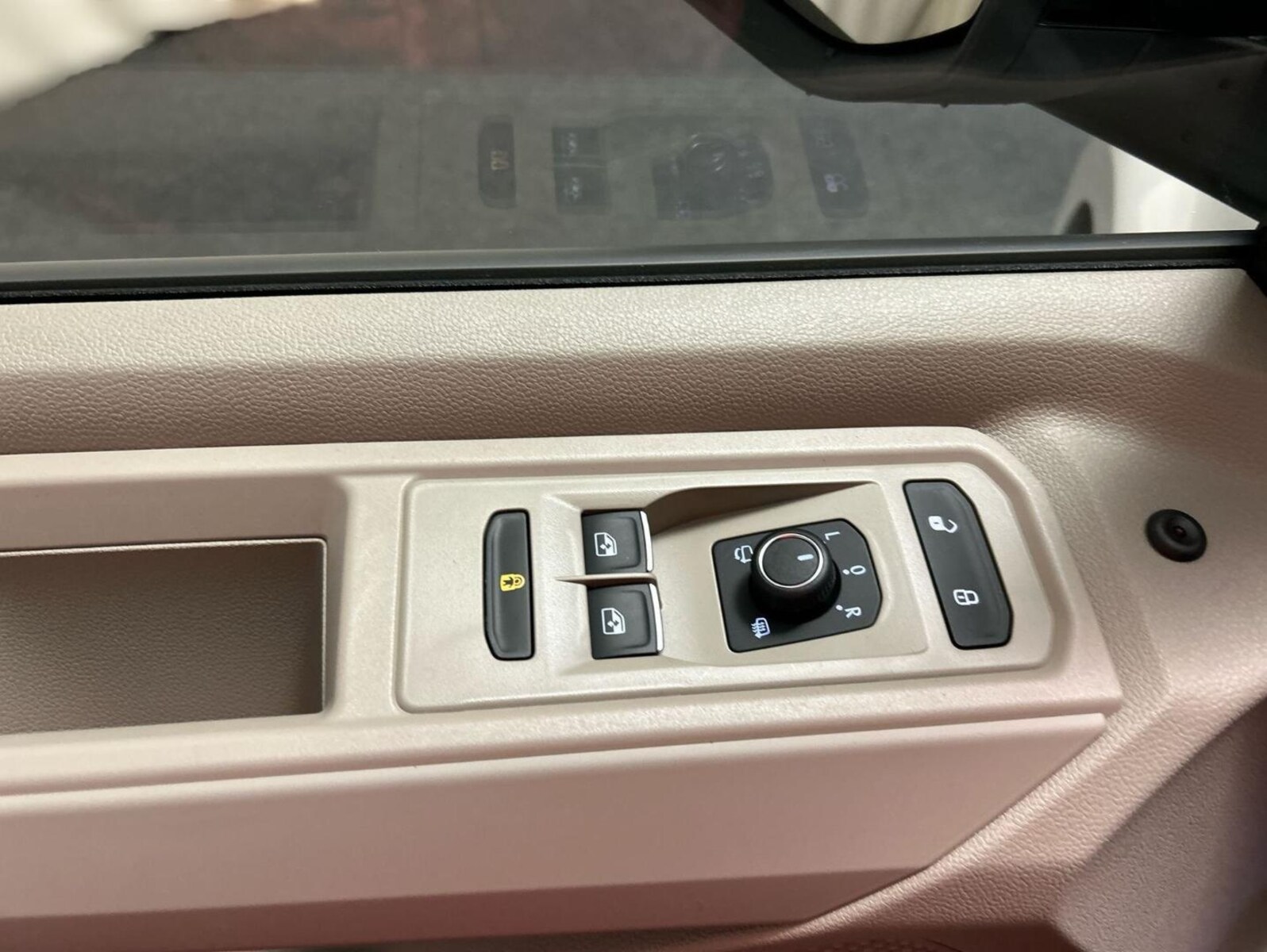 Volkswagen Multivan – Bild 13