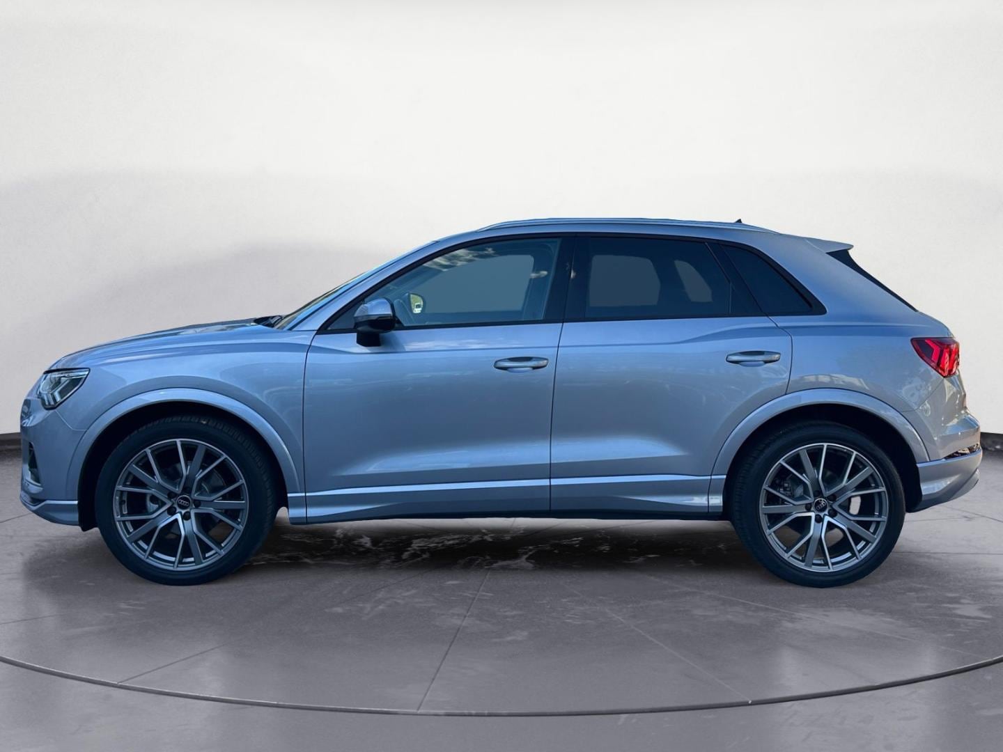 Bild über Audi Q3 TFSI 110 kW S tronic - für weitere Informationen kontaktieren Sie den Audi Partner