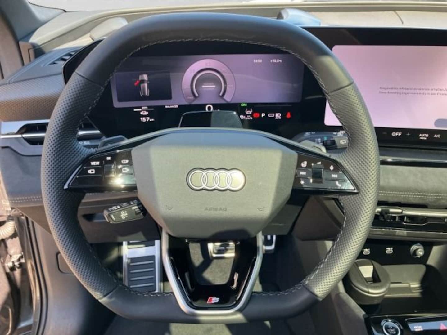 Bild über Audi Q6 SUV e-tron S line business e-tron performance 225 kW - für weitere Informationen kontaktieren Sie den Audi Partner