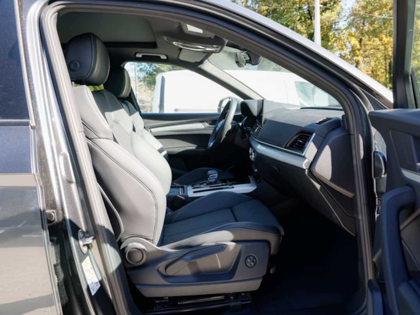 Bild über Audi Q5 Sportback 40 TDI quattro S tronic - für weitere Informationen kontaktieren Sie den Audi Partner