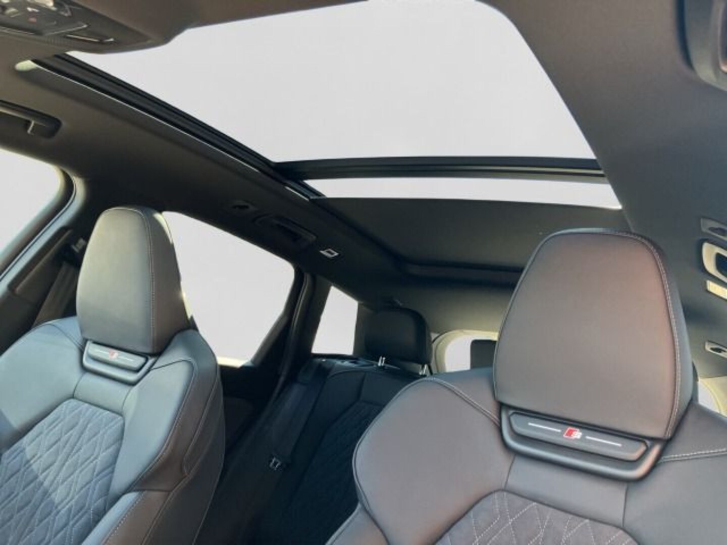 Bild über Audi Q6 SUV e-tron S line business e-tron performance 225 kW - für weitere Informationen kontaktieren Sie den Audi Partner