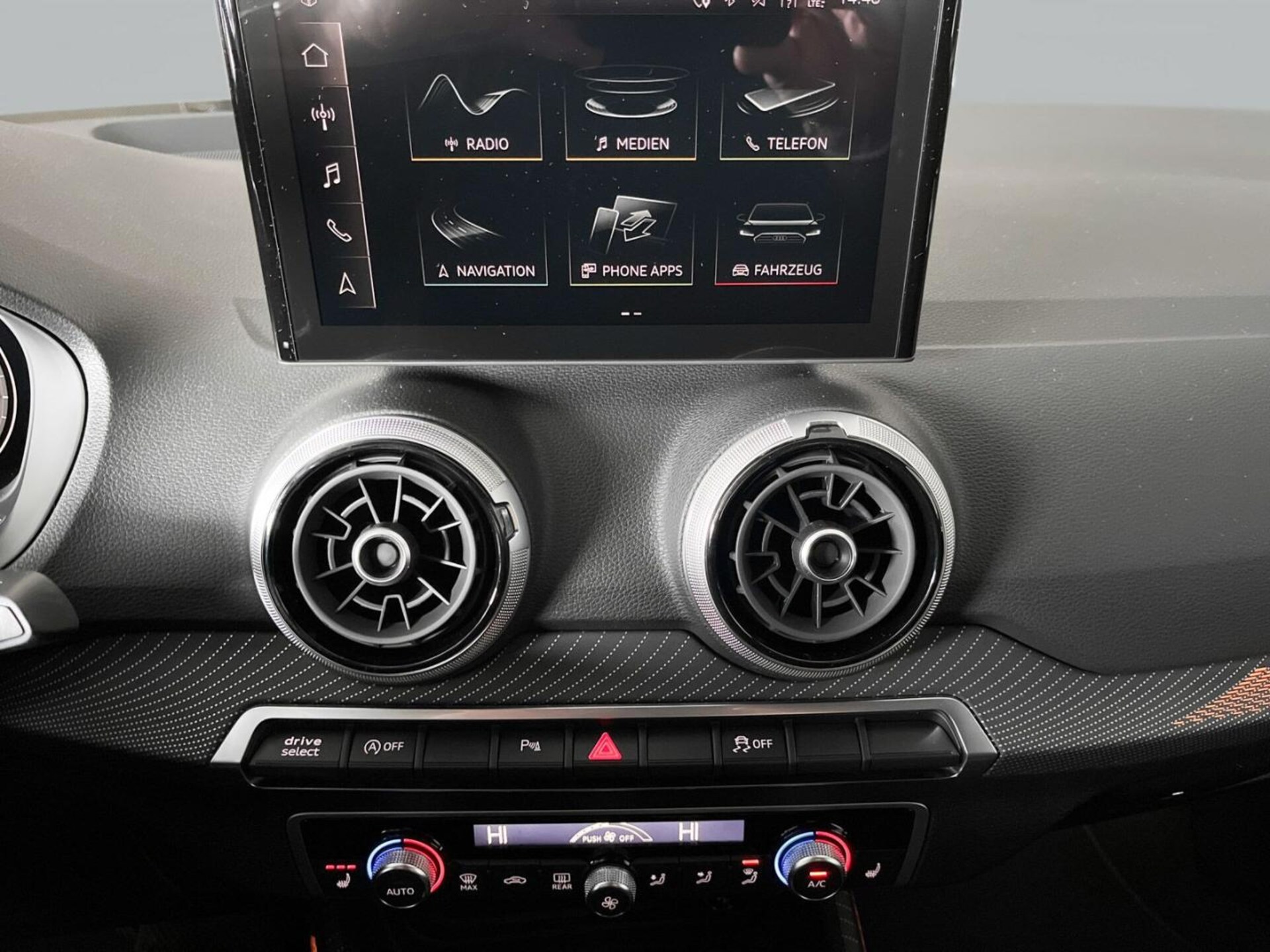 Audi Q2 S line