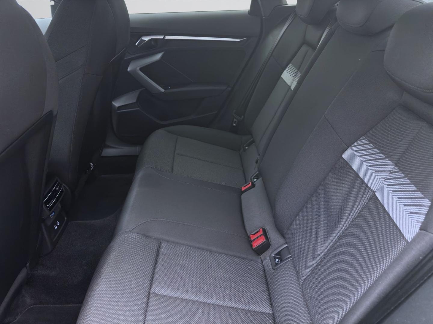 Bild über Audi A3 Limousine TFSI Schaltgetriebe - für weitere Informationen kontaktieren Sie den Audi Partner