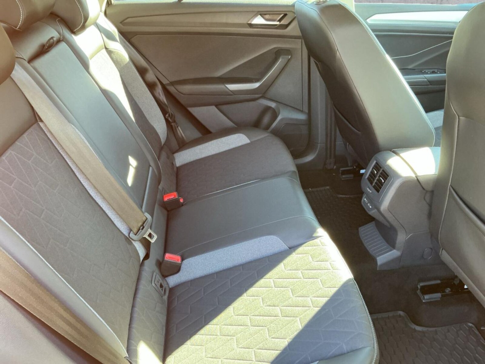 Volkswagen T-Roc – Bild 15