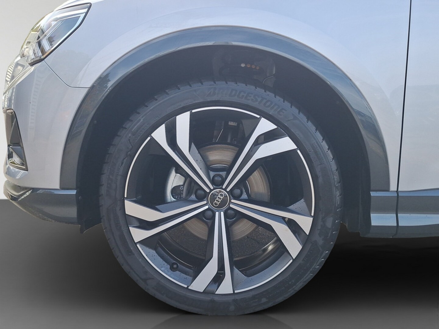 Bild über Audi Q3 TFSI 110 kW S tronic - für weitere Informationen kontaktieren Sie den Audi Partner