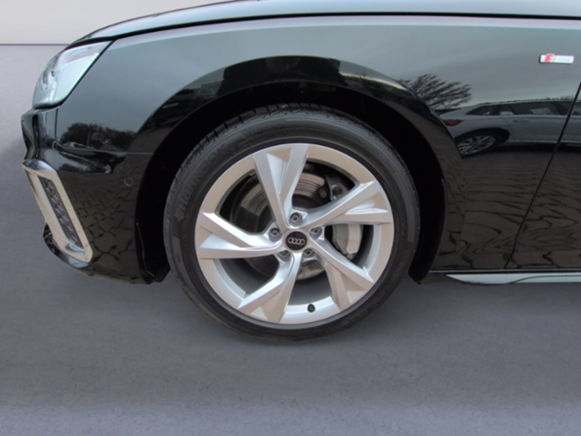 Audi A4 Avant S line