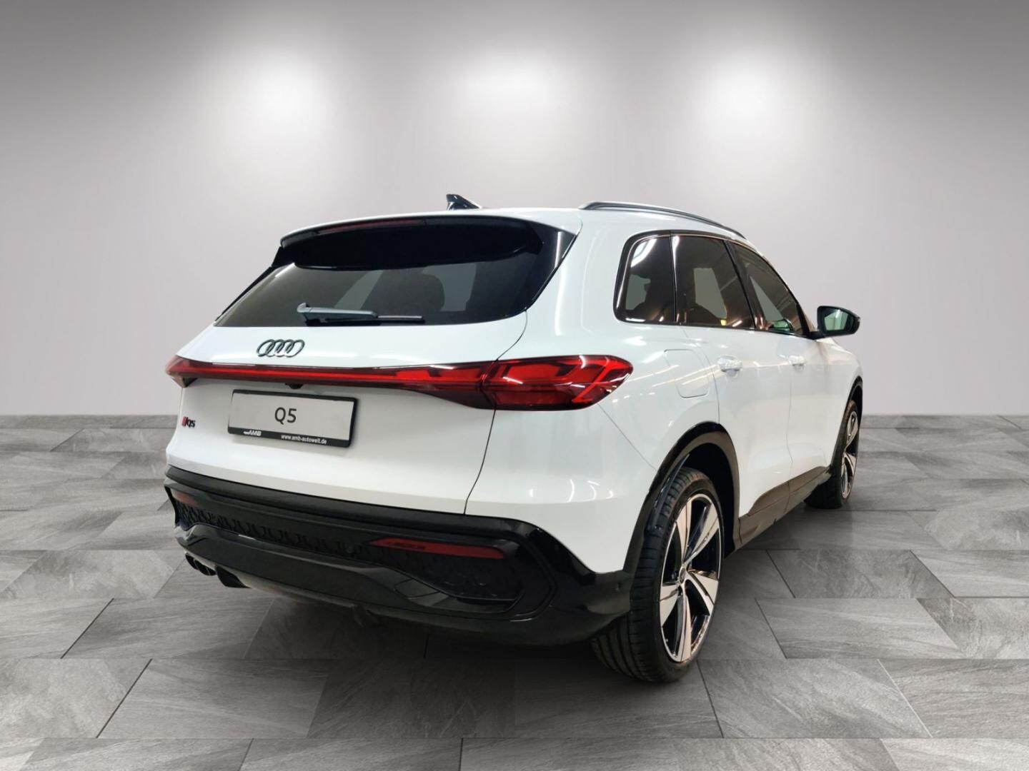 Bild über Audi Q5 SUV TDI quattro 150 kW S tronic - für weitere Informationen kontaktieren Sie den Audi Partner