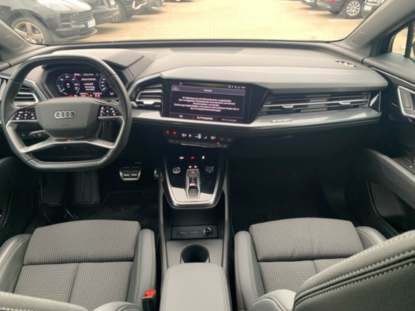 Bild über Audi Q4 Sportback e-tron 40 e-tron - für weitere Informationen kontaktieren Sie den Audi Partner