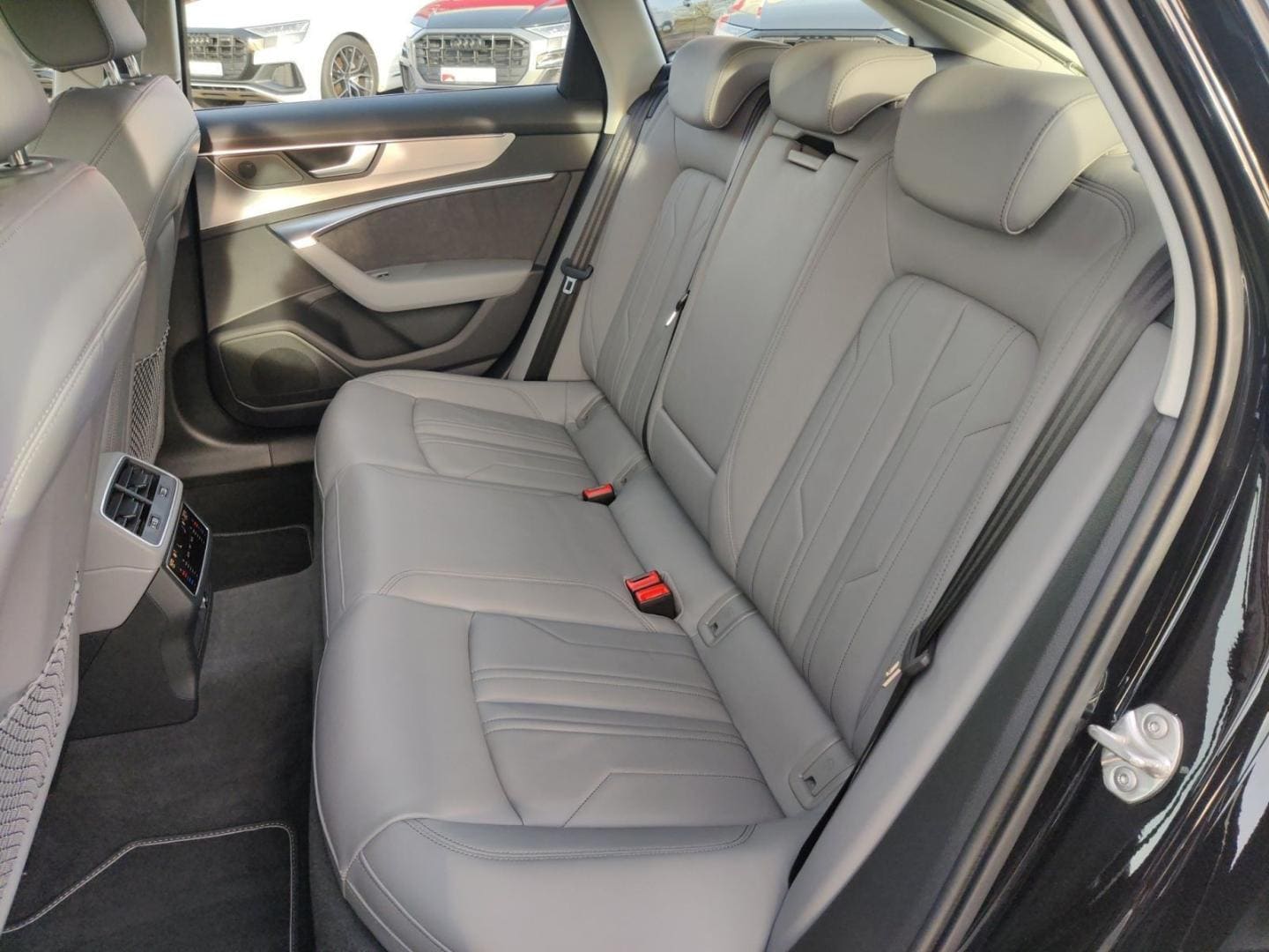 Bild über Audi S6 Avant TDI quattro tiptronic - für weitere Informationen kontaktieren Sie den Audi Partner