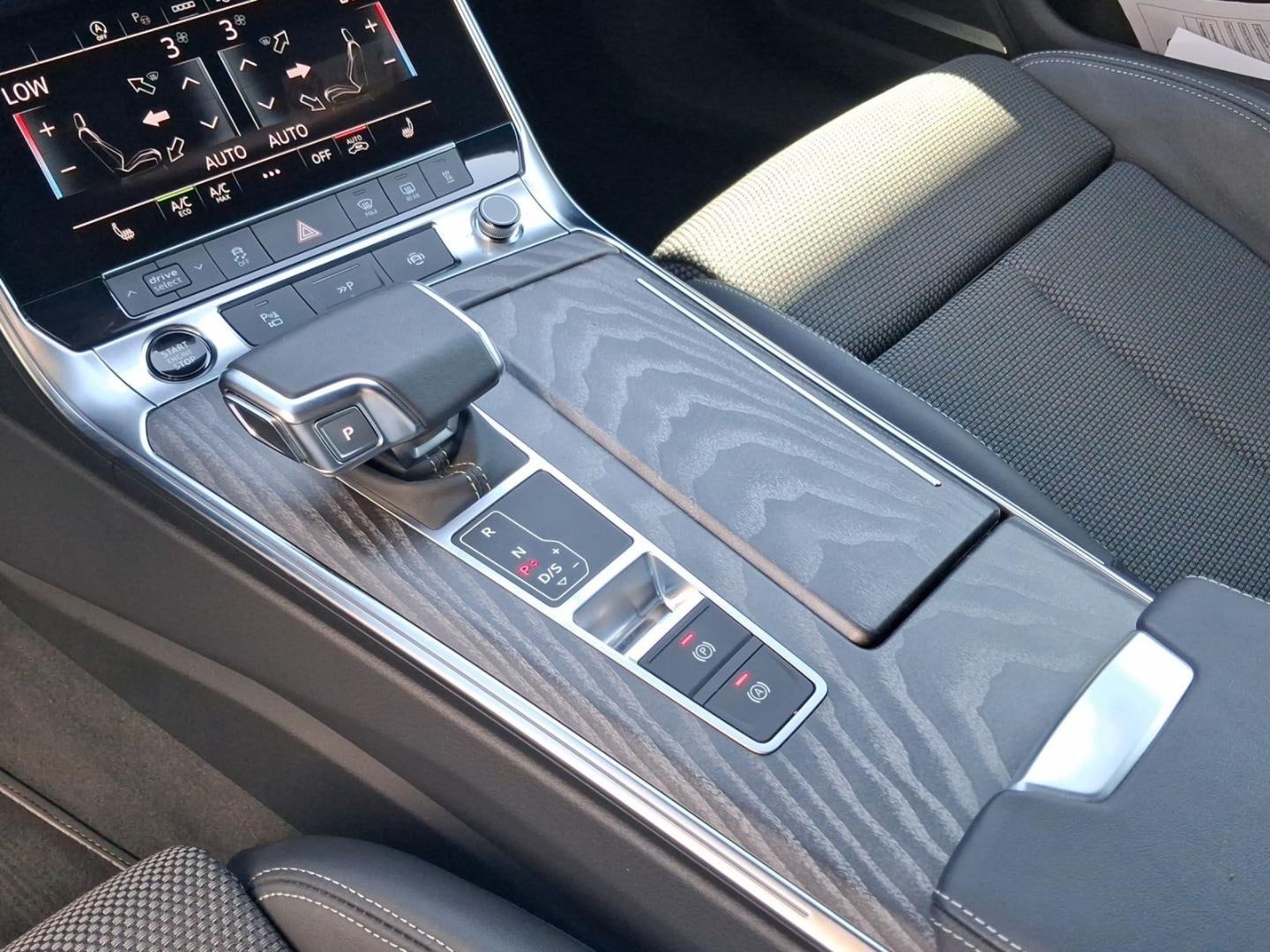 Bild über Audi A6 Limousine S line 40 TDI quattro S tronic - für weitere Informationen kontaktieren Sie den Audi Partner
