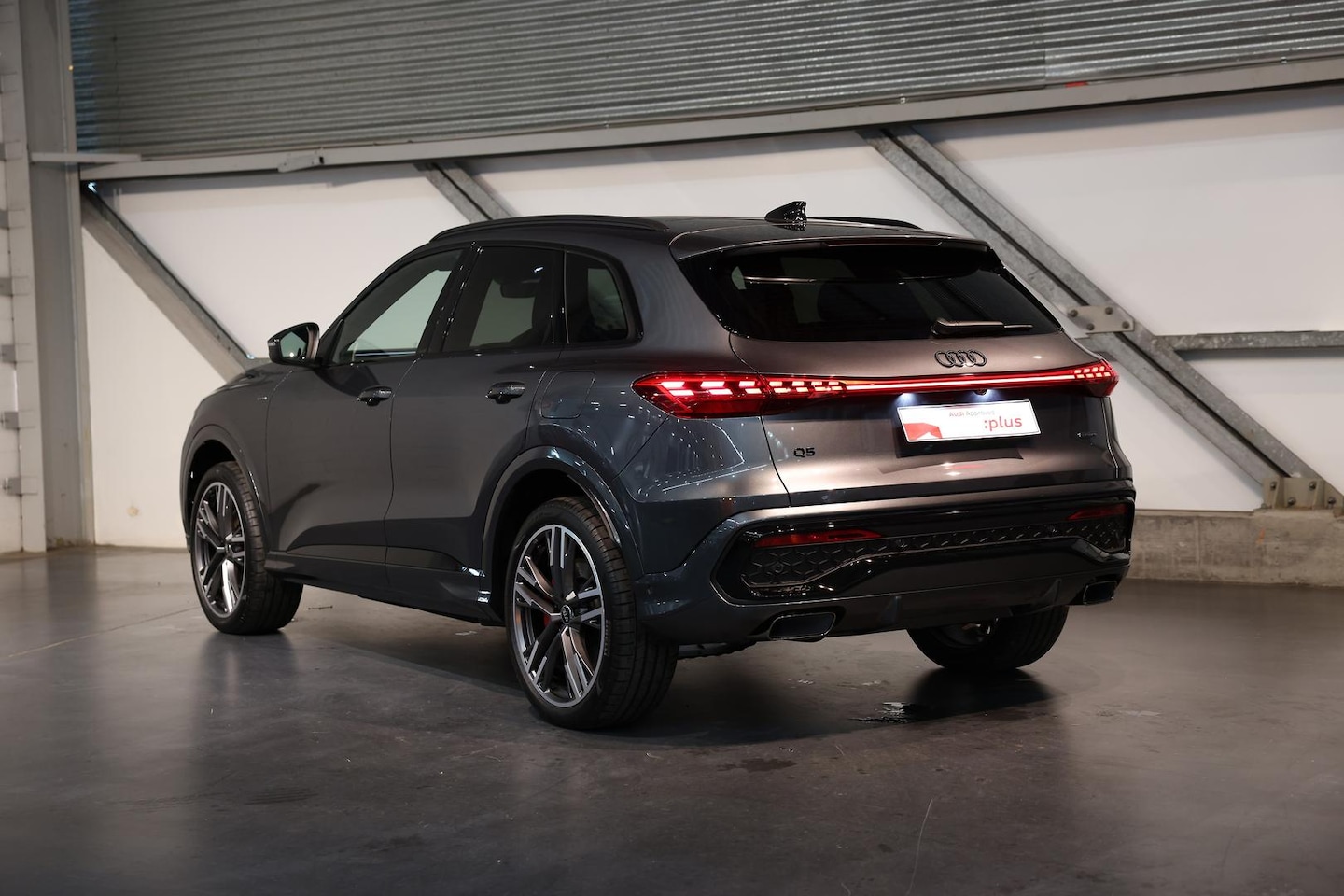 Image about Audi Q5 SUV e-hybrid quattro S tronic