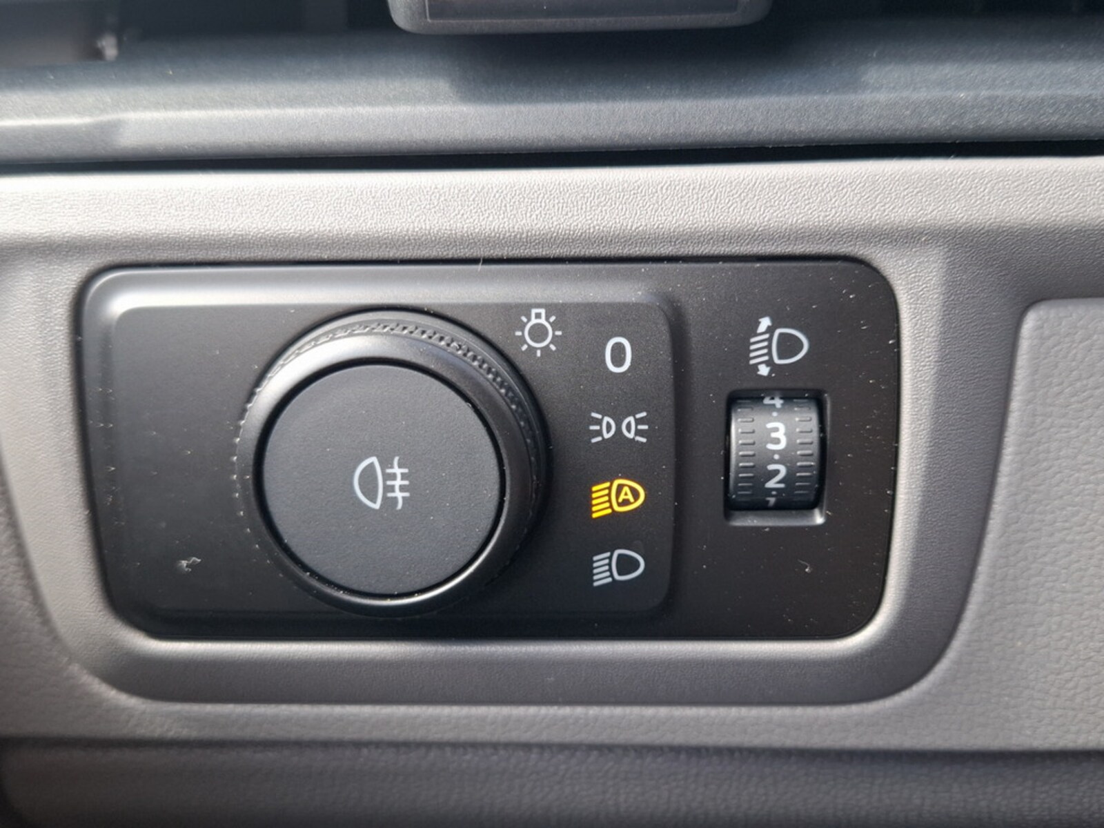 Volkswagen Transporter Kombi langer Radstand – Bild 22