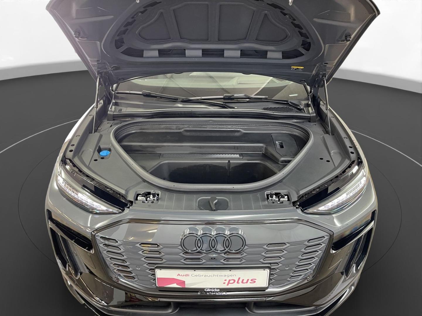 Image about Audi Q6 SUV e-tron e-tron performance